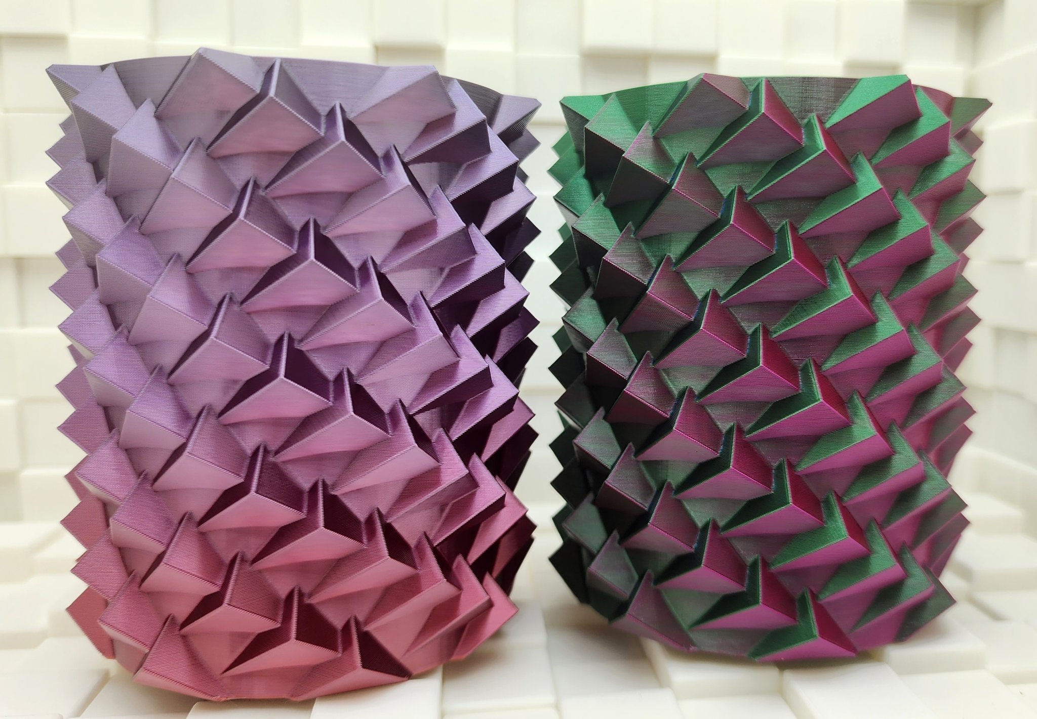 Bình hoa xoắn ốc đuôi rồng