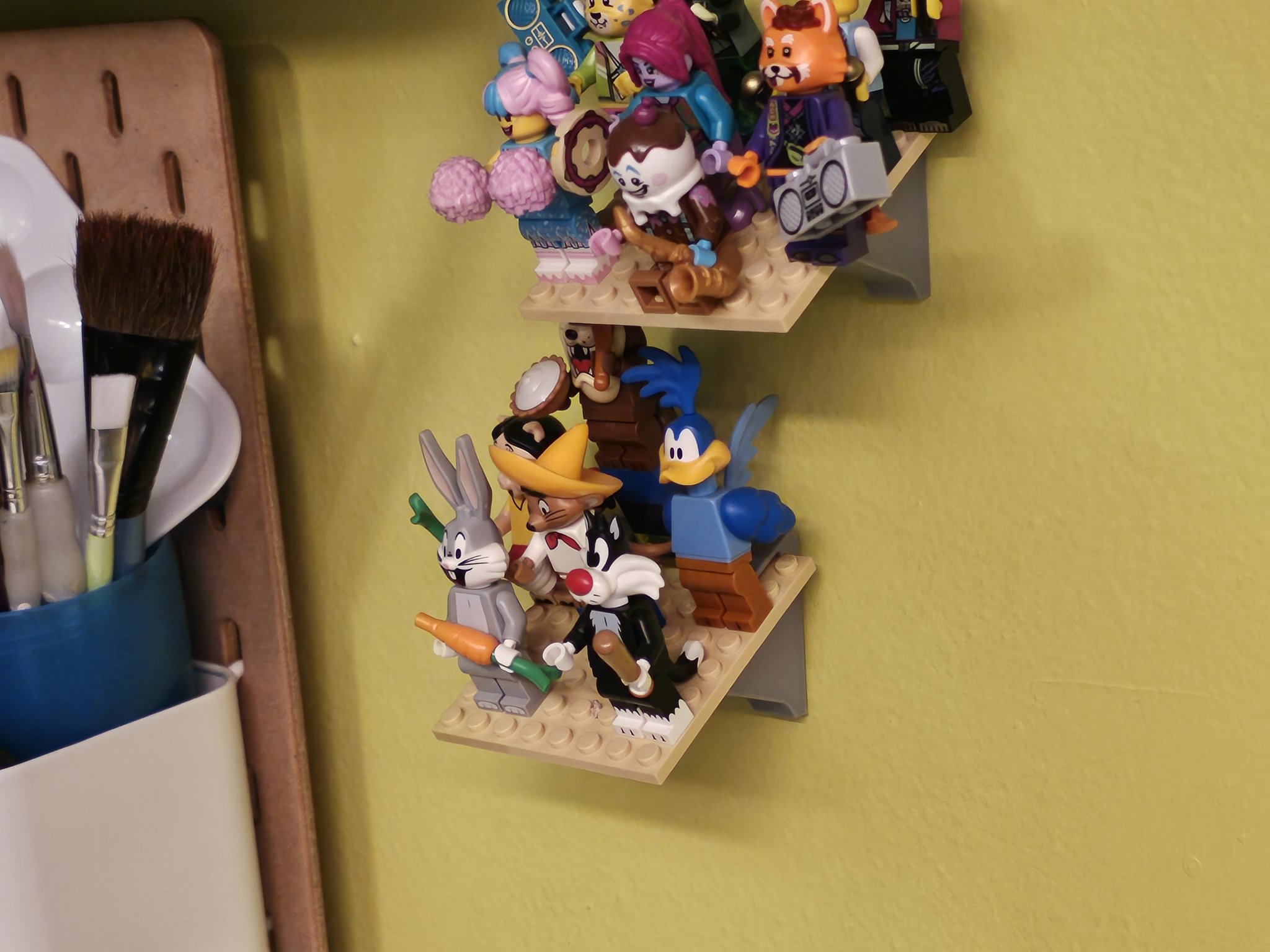 Giá đỡ gắn tường cho các mảnh gạch ở góc 60 độ