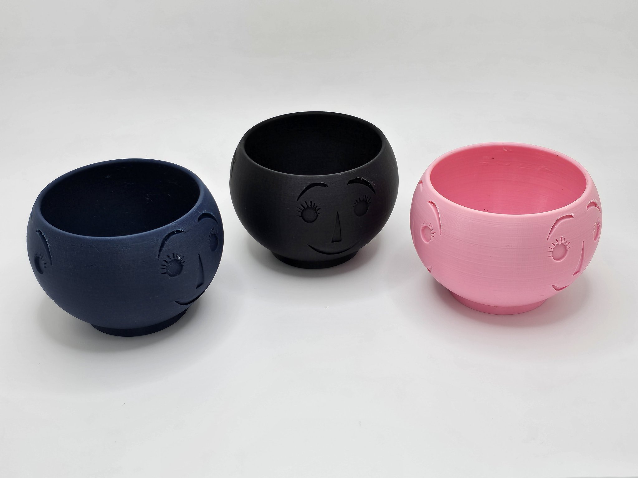 Cốc ươm hạt có tính cách vui nhộn