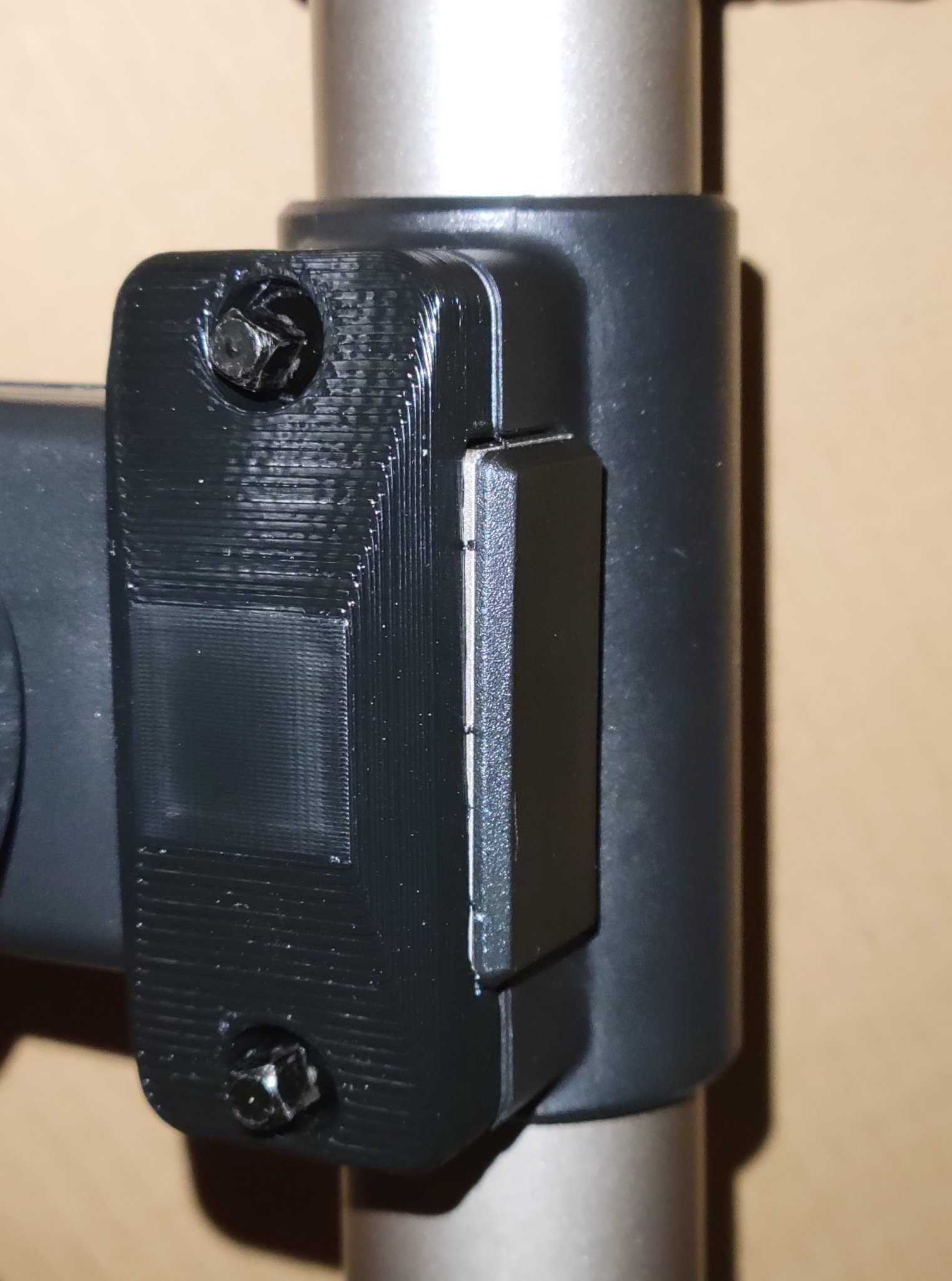 Thay thế kẹp tay phải cho bộ trống điện tử Simmons Titan 70