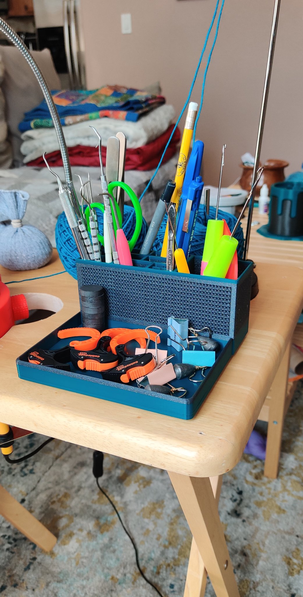 Giá đỡ công cụ di động cho MakerSpace của bạn