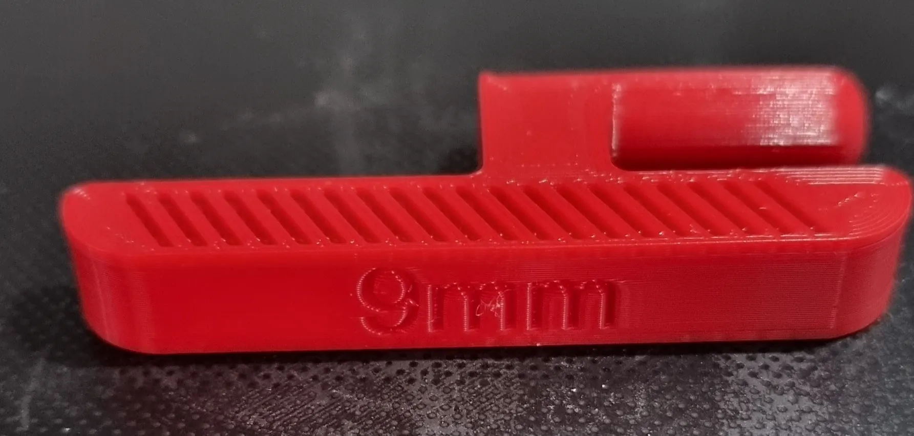 Cờ an toàn cho súng ngắn 9mm với chỉ báo rõ ràng