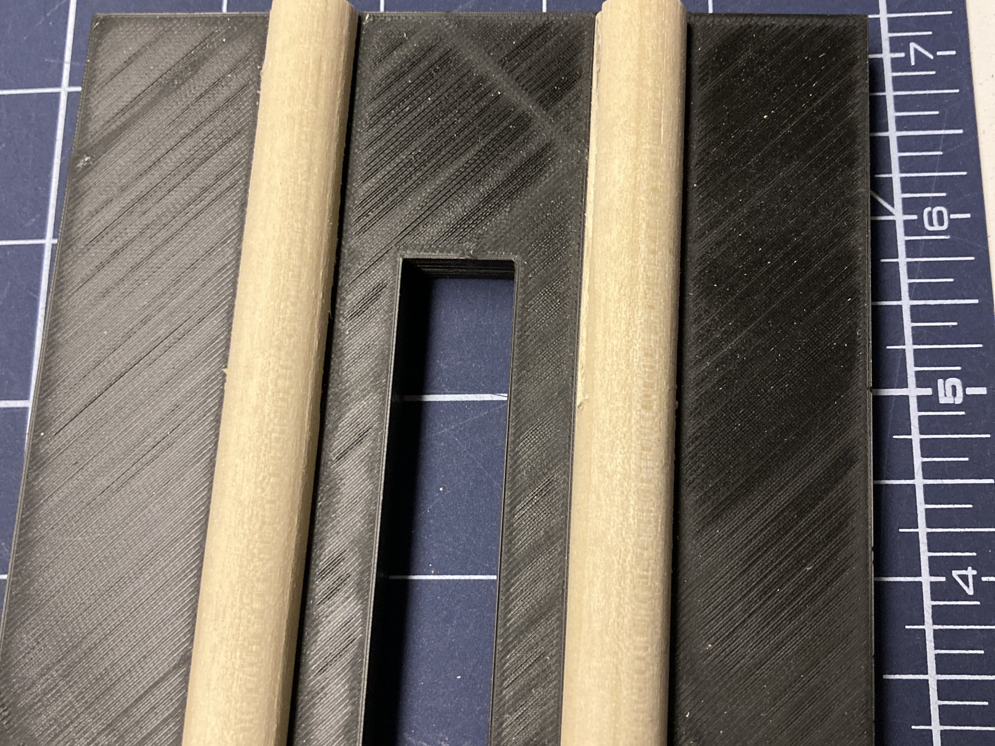 Giá đỡ thanh dowel cho tay cầm rối nghệ thuật