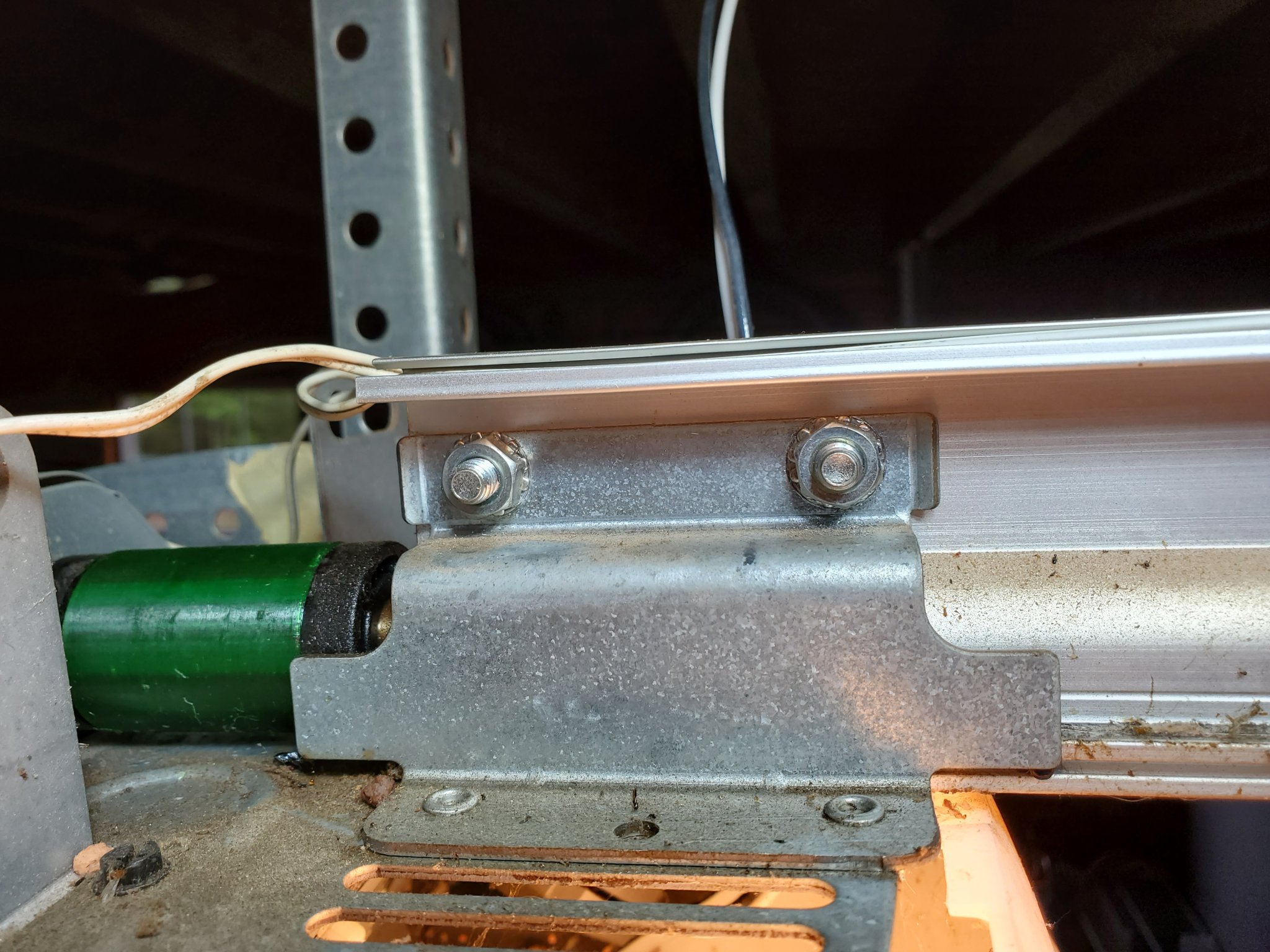 Khớp nối trục vít Chamberlain cho cửa gara