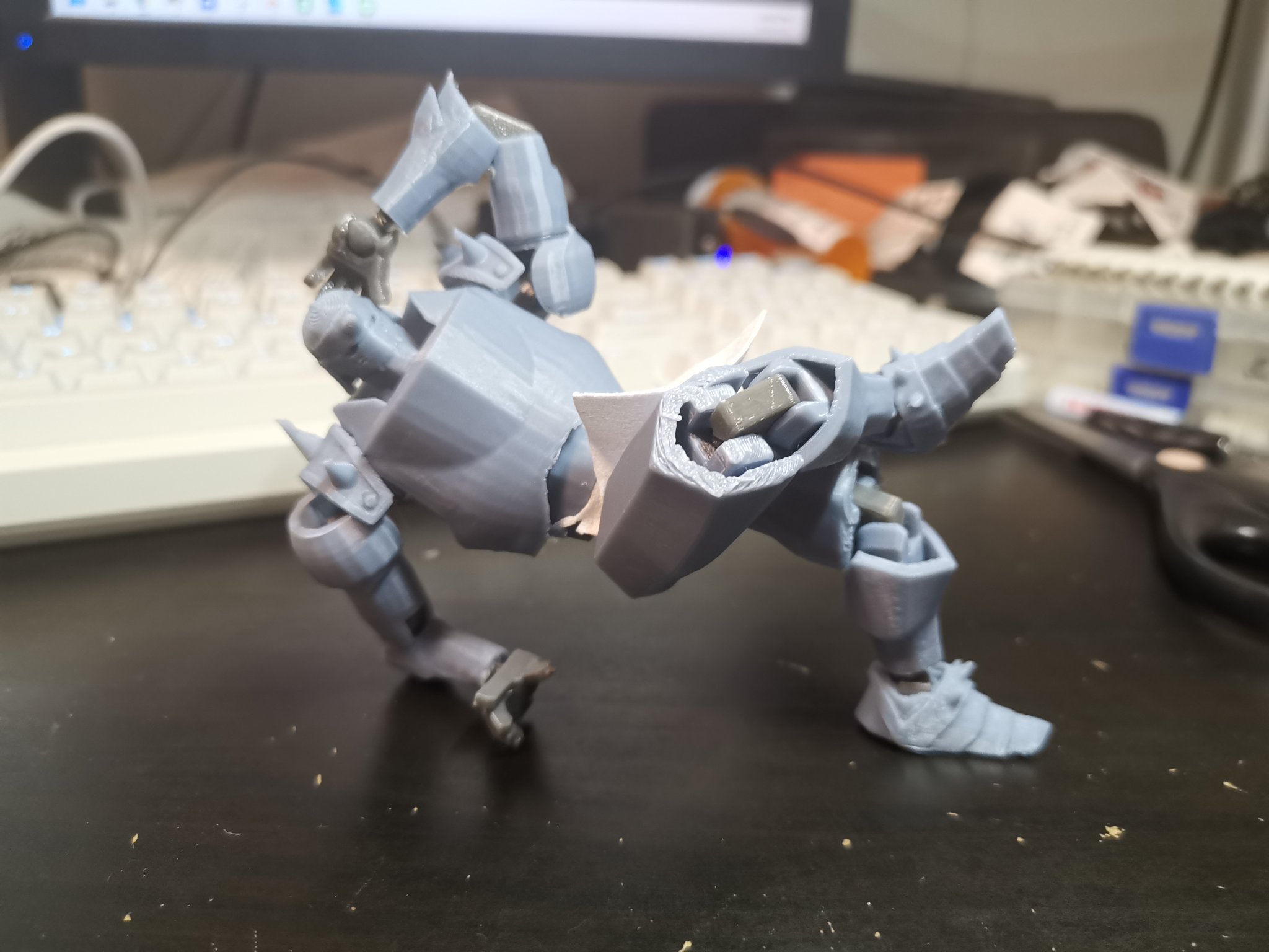 Giáp Alphonse Elric với thiết kế dễ dàng 13 khớp