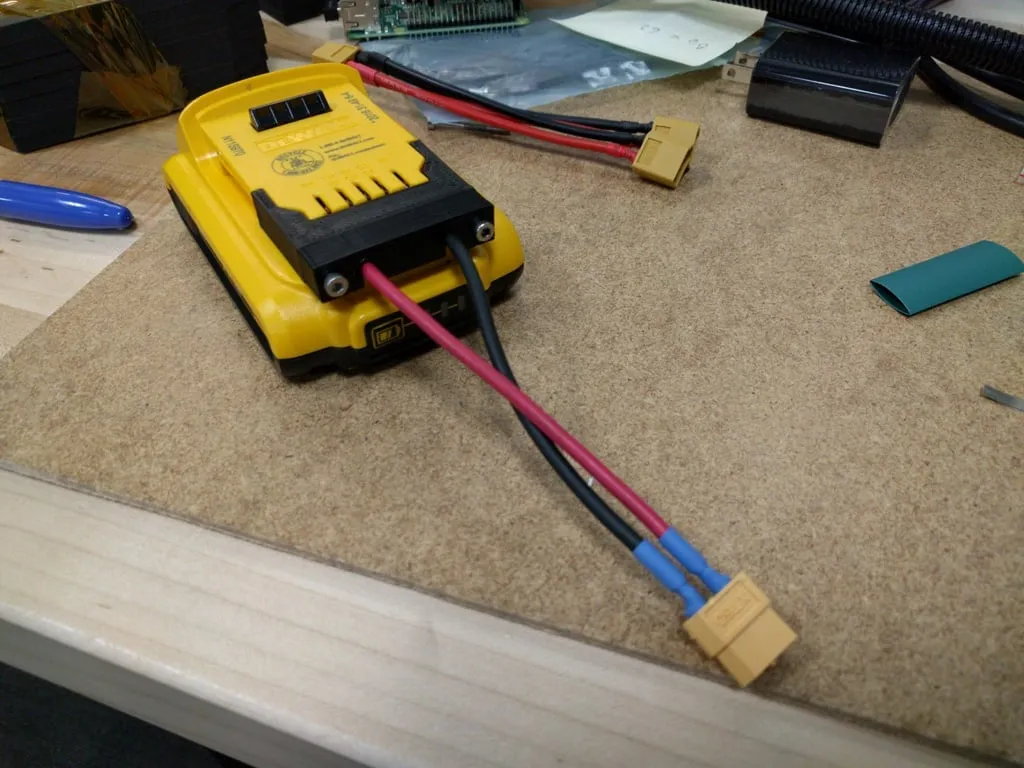 Bộ chuyển đổi pin Dewalt cho thiết bị di động