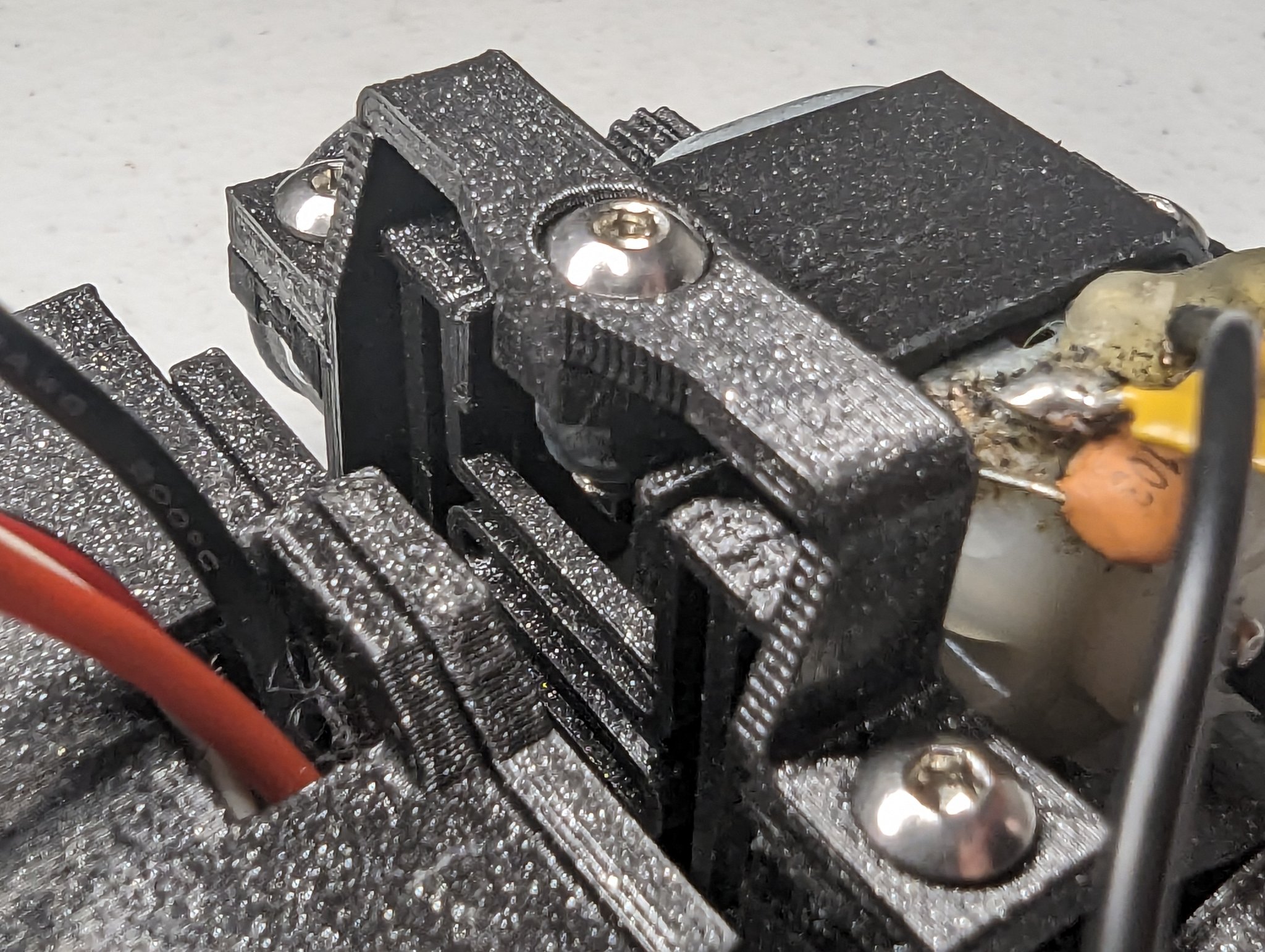 Hệ thống treo sau không lò xo cho khung xe điều khiển từ xa 1:28