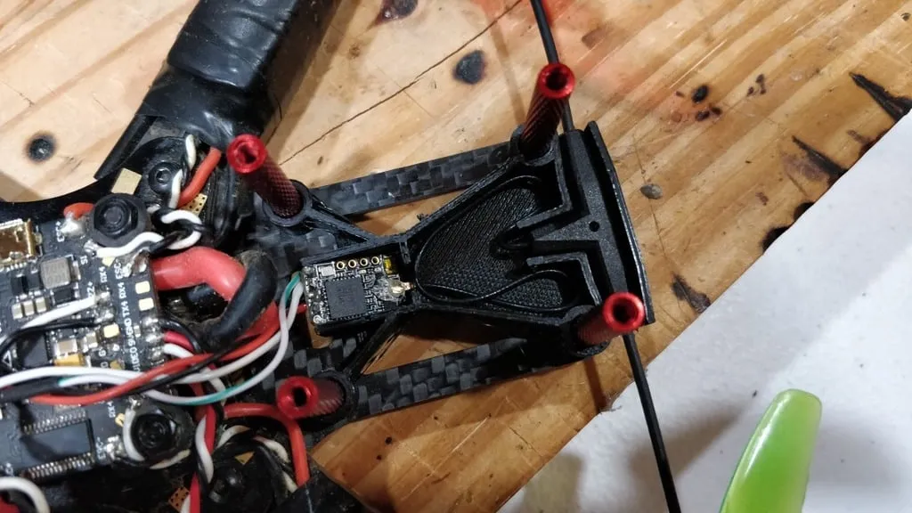 Giá đỡ ăng-ten T cho Frsky R9MM và Martian II