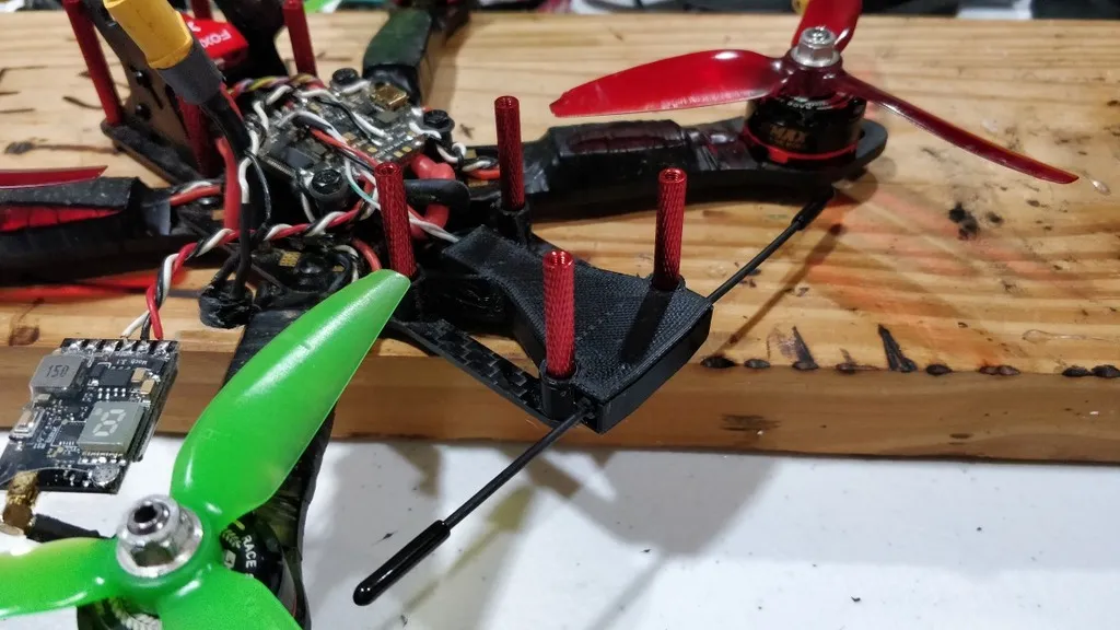 Giá đỡ ăng-ten T cho Frsky R9MM và Martian II