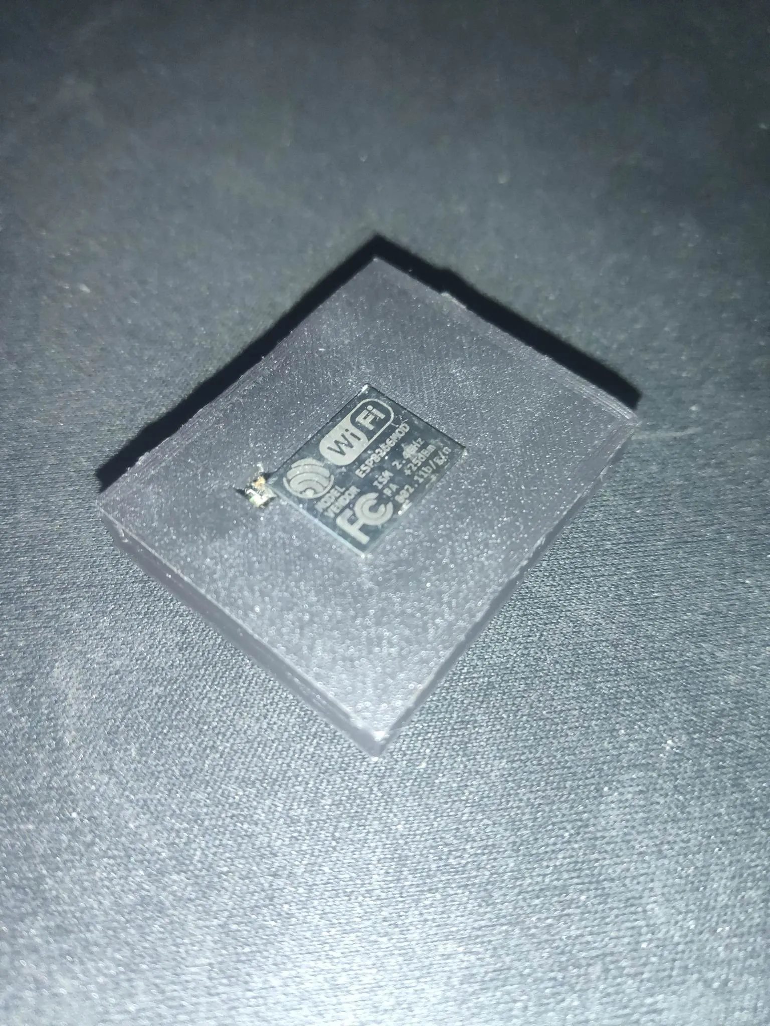 Vỏ bảo vệ cho ESP8266-12F và thiết bị gây nhiễu WiFi