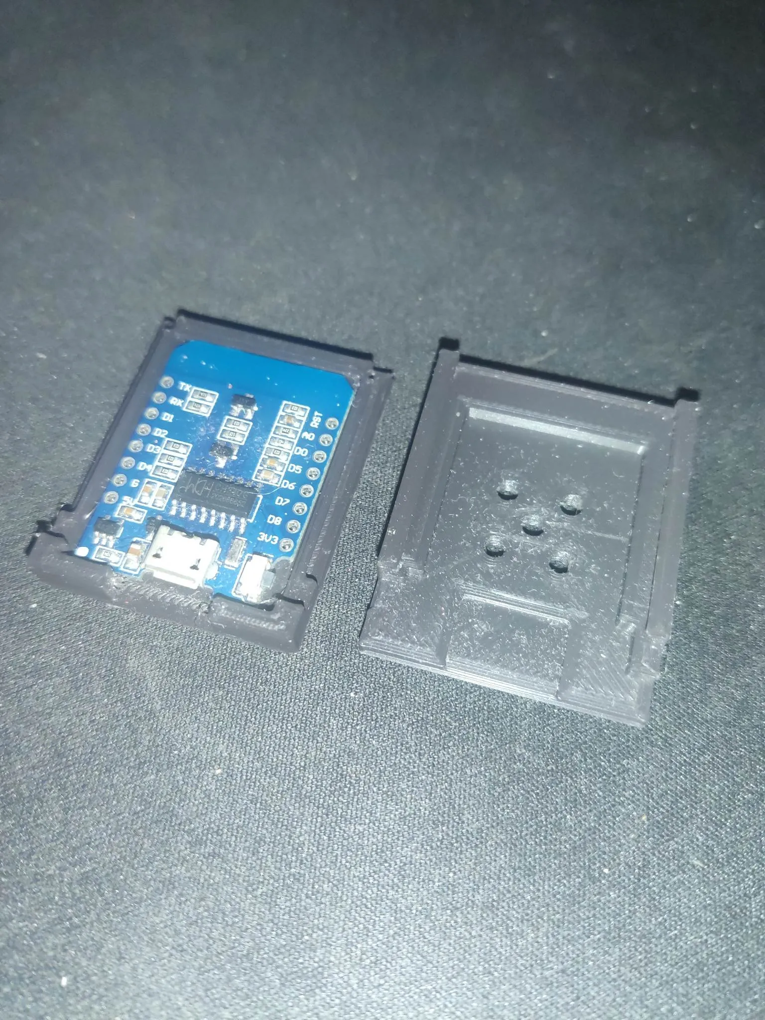 Vỏ bảo vệ cho ESP8266-12F và thiết bị gây nhiễu WiFi