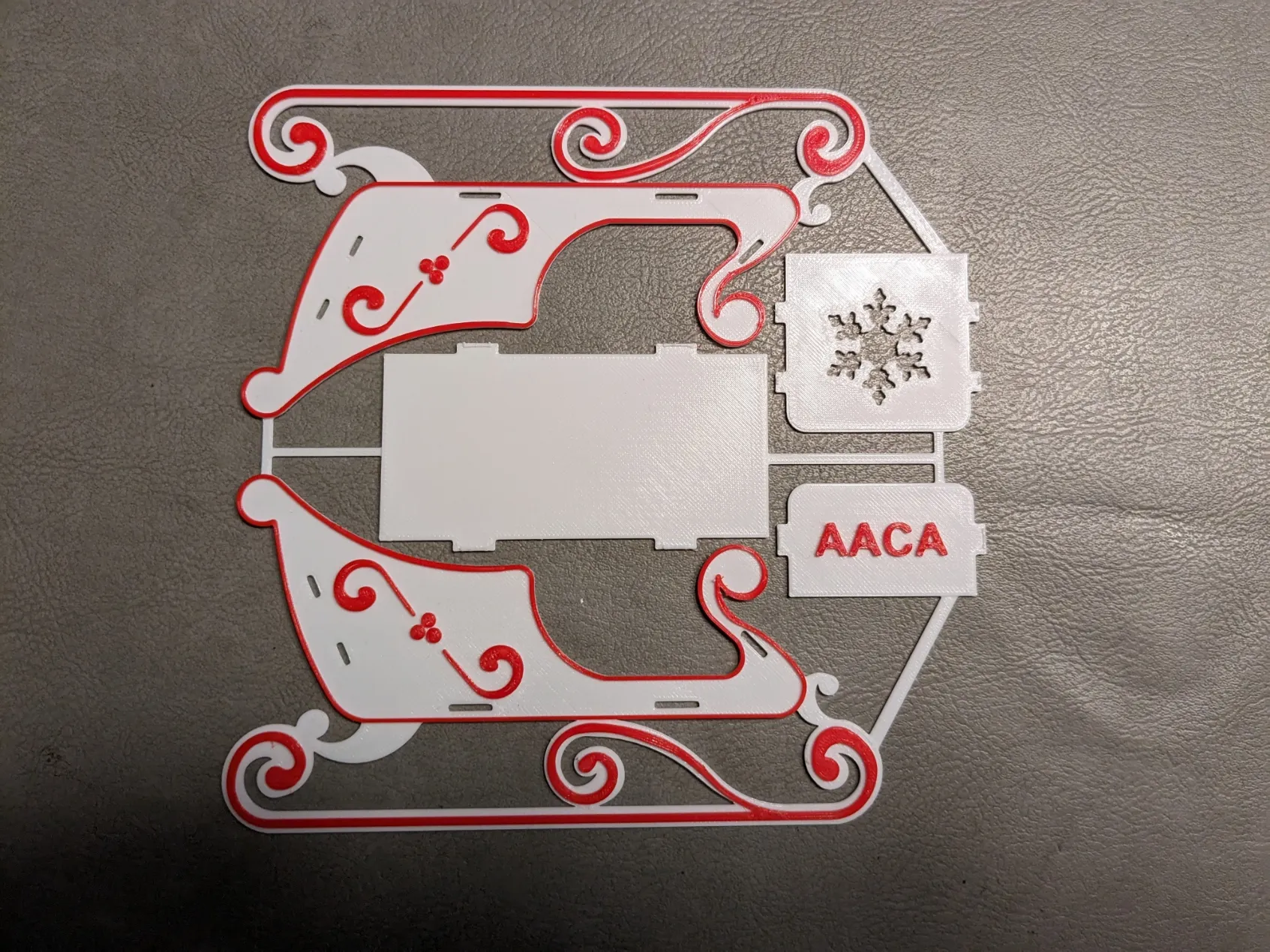 Xe trượt tuyết lắp ráp in 2 màu cho mùa lễ hội