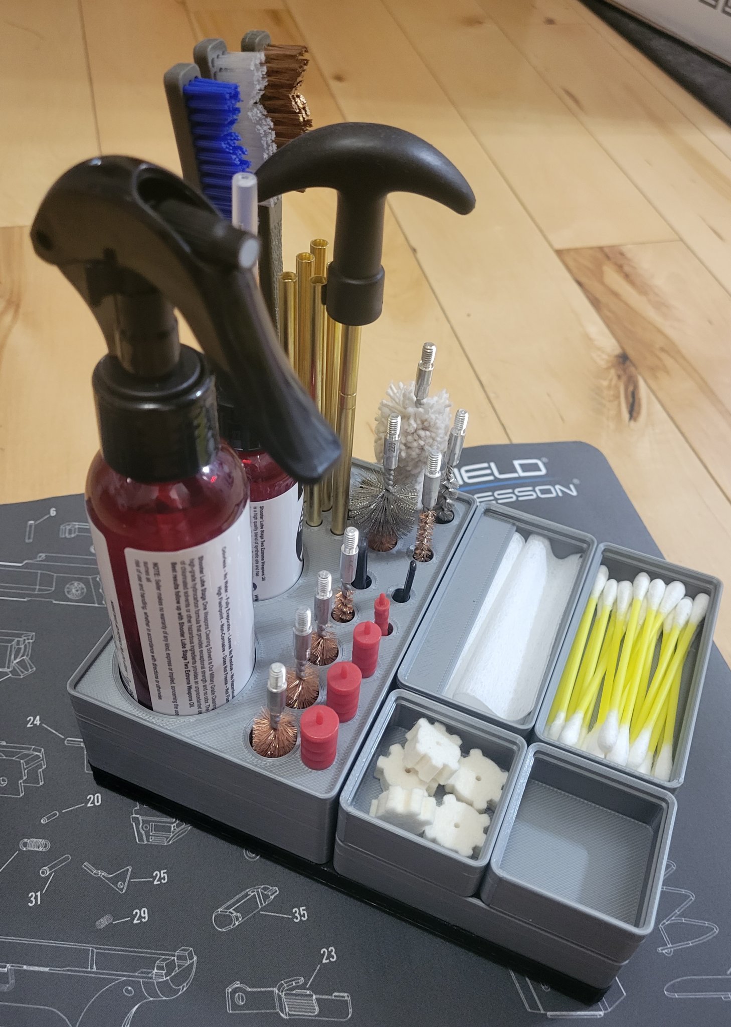 Giá đỡ vệ sinh súng cho Shooter's Lube và Gridfinity