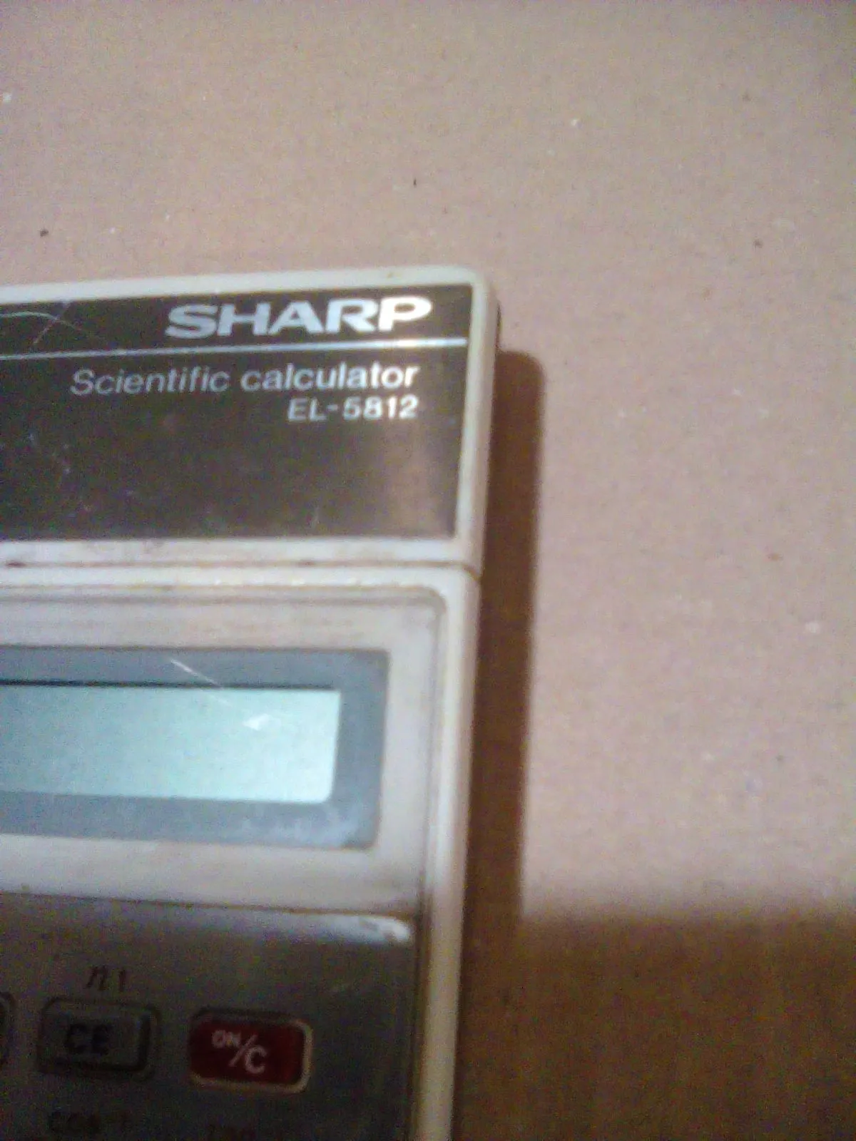 Nắp pin cho máy tính Sharp EL-5812 từ thập niên 70