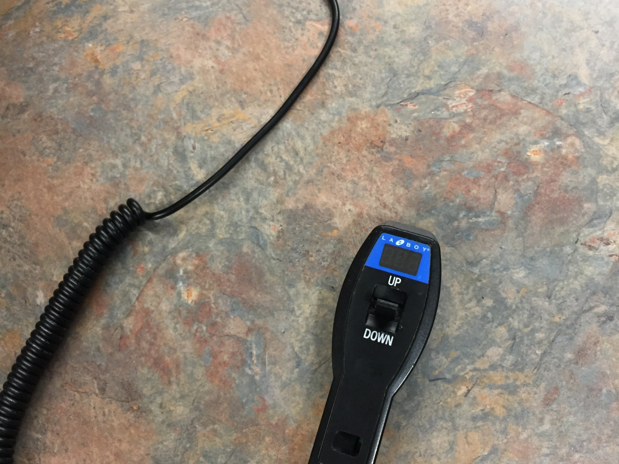 Thay thế công tắc rocker cho điều khiển ghế recliner Lazy Boy cũ