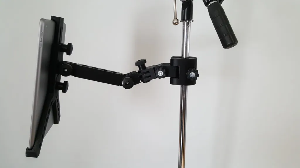 Giá đỡ mic và nhạc cho iPad Gen 5 (2017)