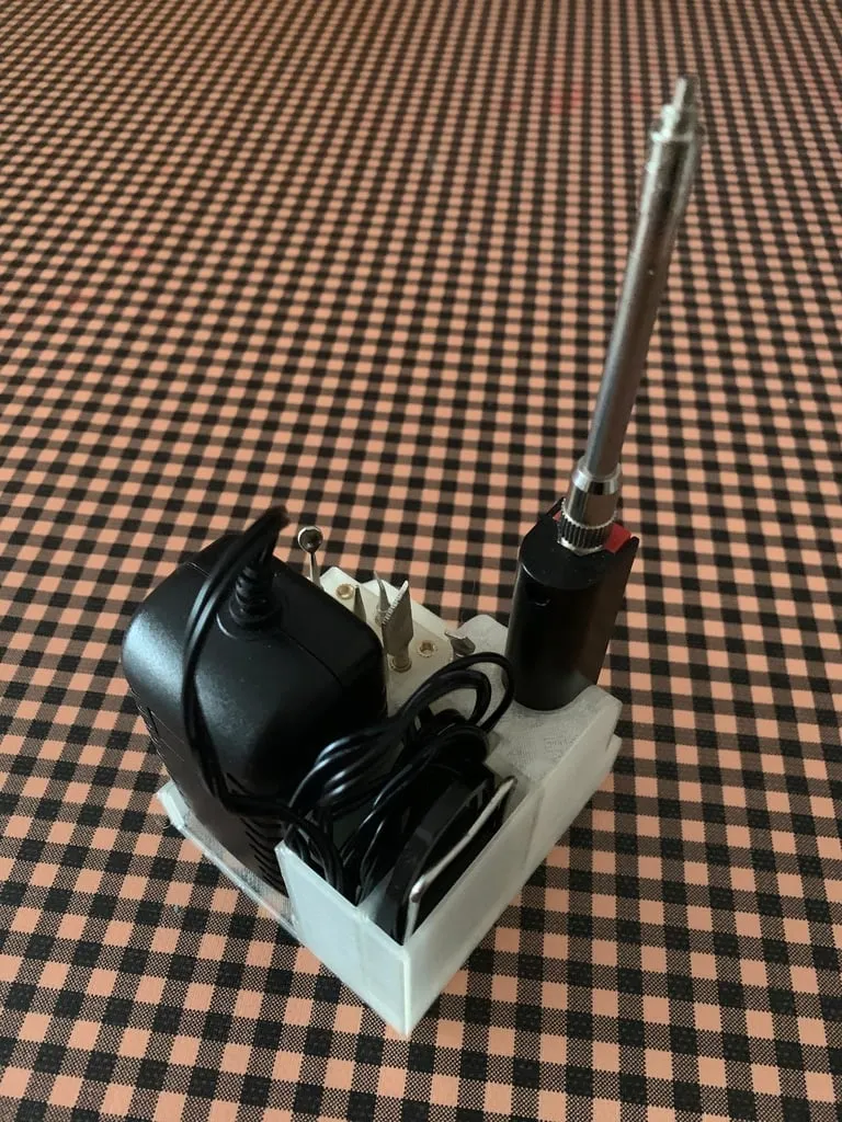 Giá đỡ sạc Modifi3d Pro với kết nối ẩn cho nguồn EU