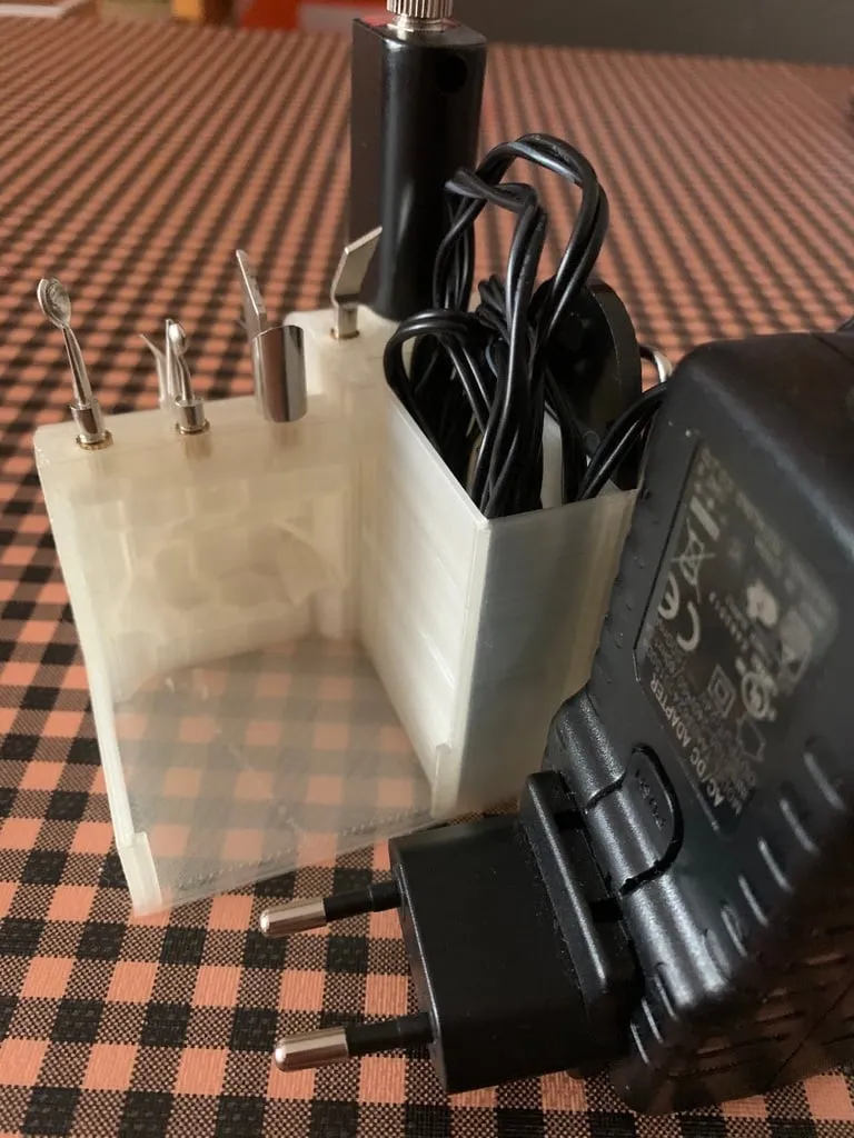 Giá đỡ sạc Modifi3d Pro với kết nối ẩn cho nguồn EU