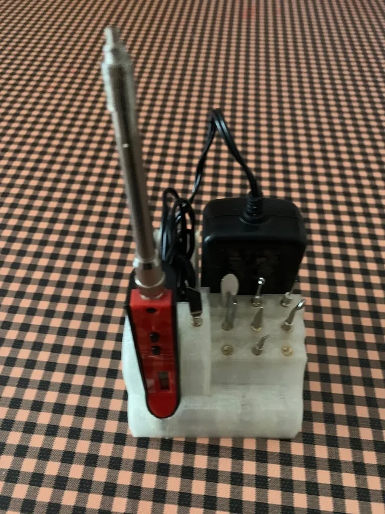 Giá đỡ sạc Modifi3d Pro với kết nối ẩn cho nguồn EU