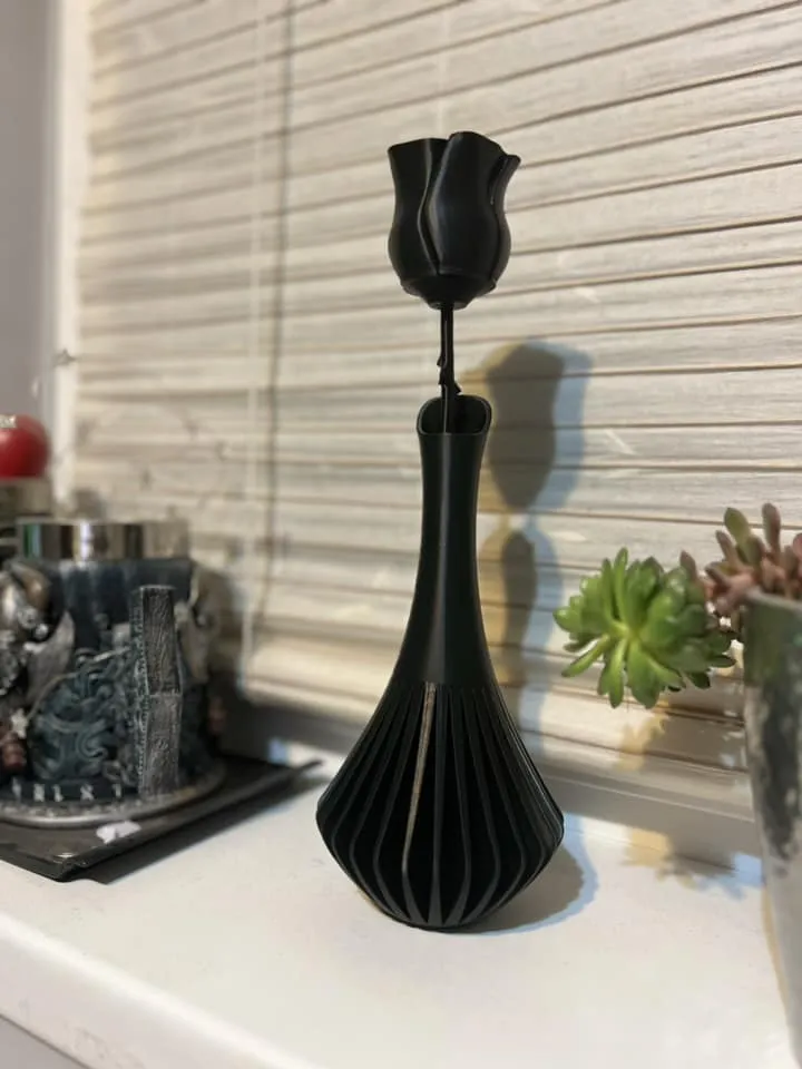 Giá đỡ cho bình hoa xoắn MCM và thân hoa hồng gai 5cm