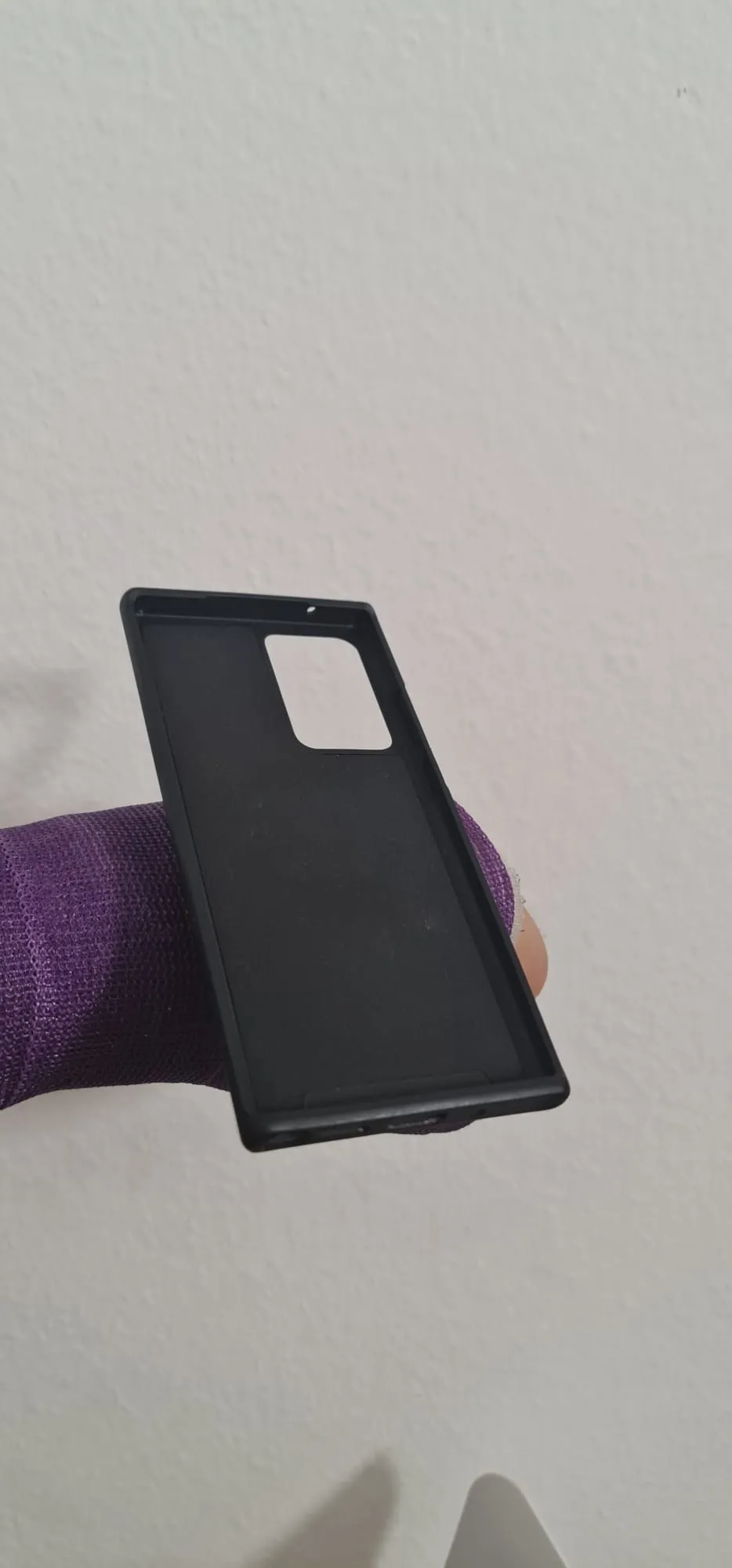 Giá đỡ điện thoại gắn lên băng tay Castlock