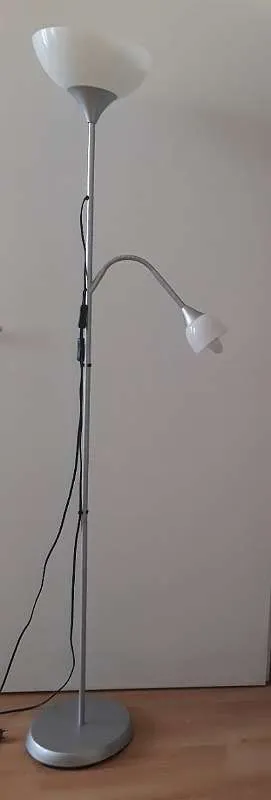 Cách sửa đèn sàn IKEA bị hỏng đầu và đuôi ống bột