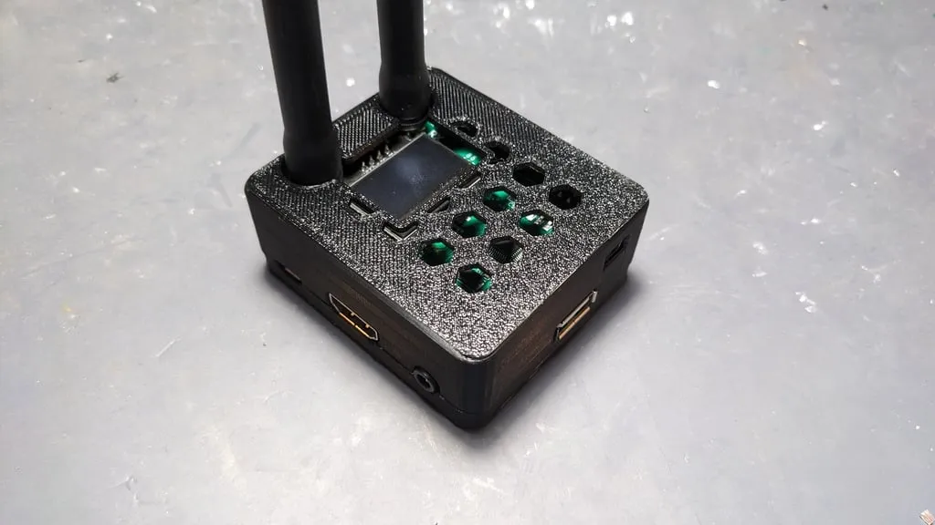 Vỏ cho Raspberry Pi 3A và Pi-Star MMDVM với màn hình OLED