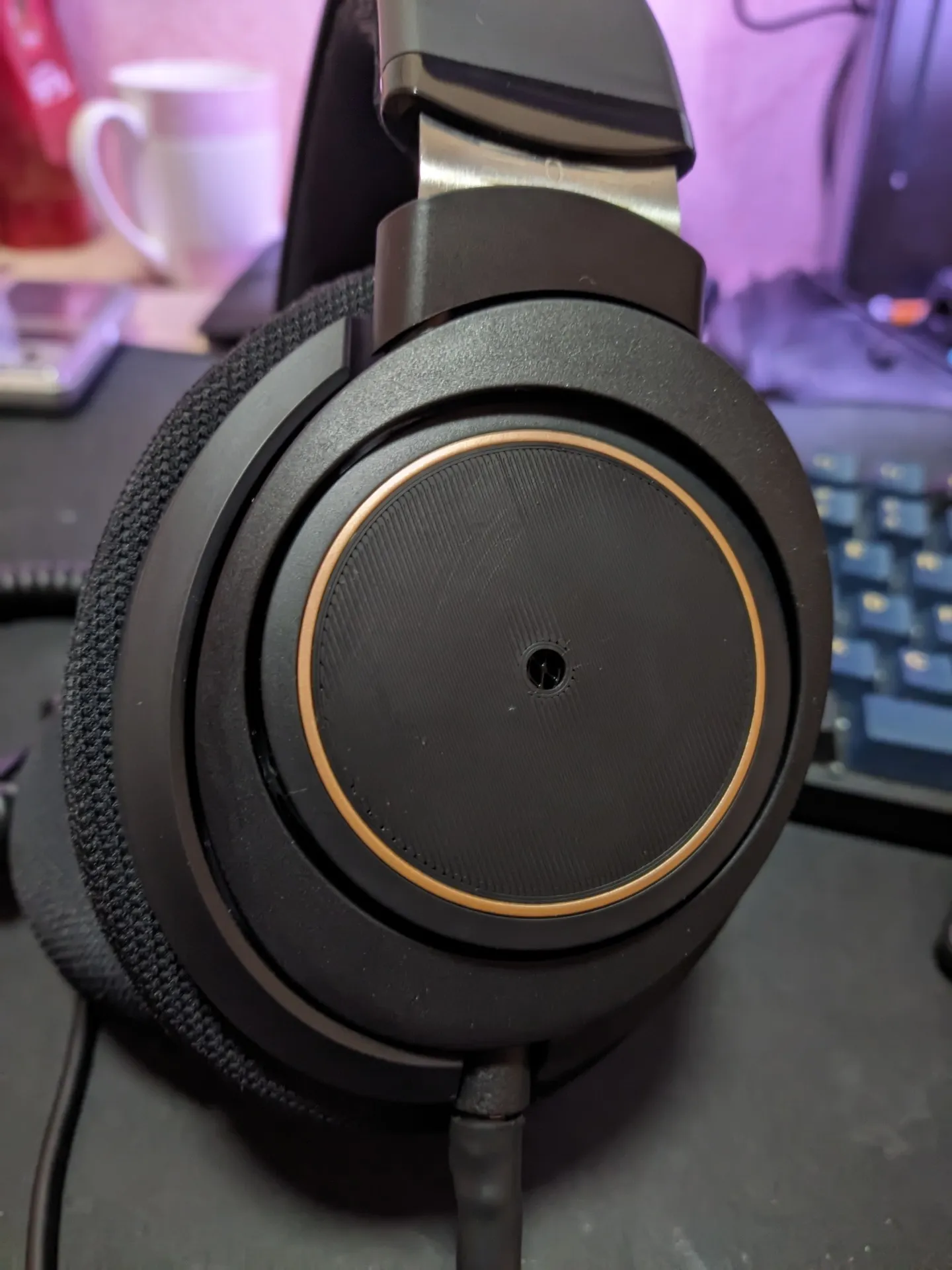 Nắp bảo vệ cho tai nghe Philips SHP9600 với cổng bass phản xạ