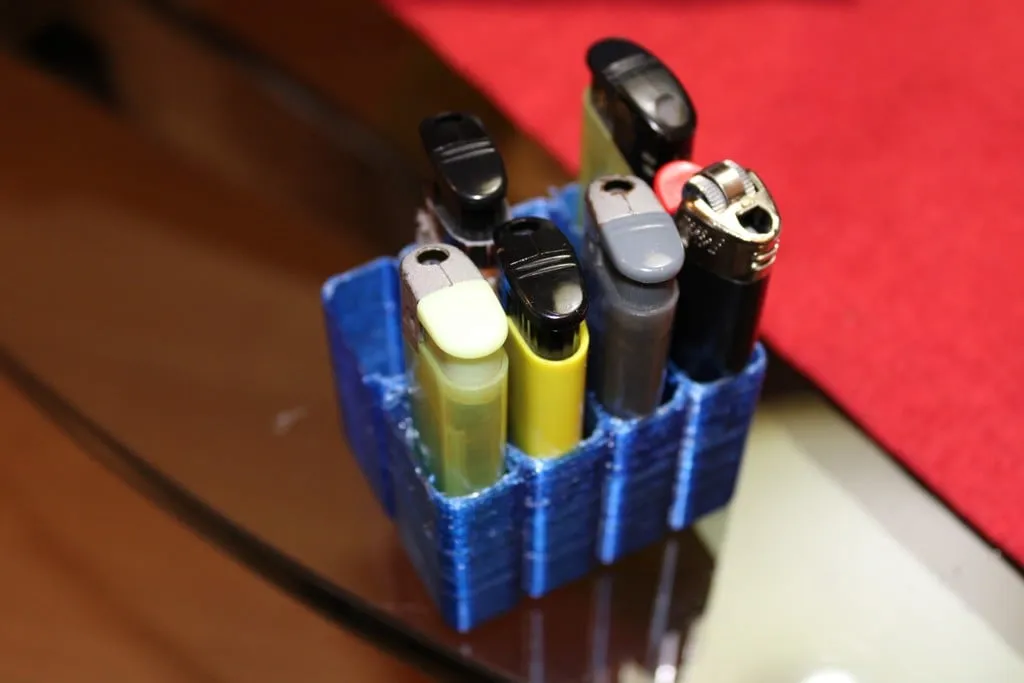 Hộp đựng bật lửa gọn gàng cho 8 chiếc bật lửa