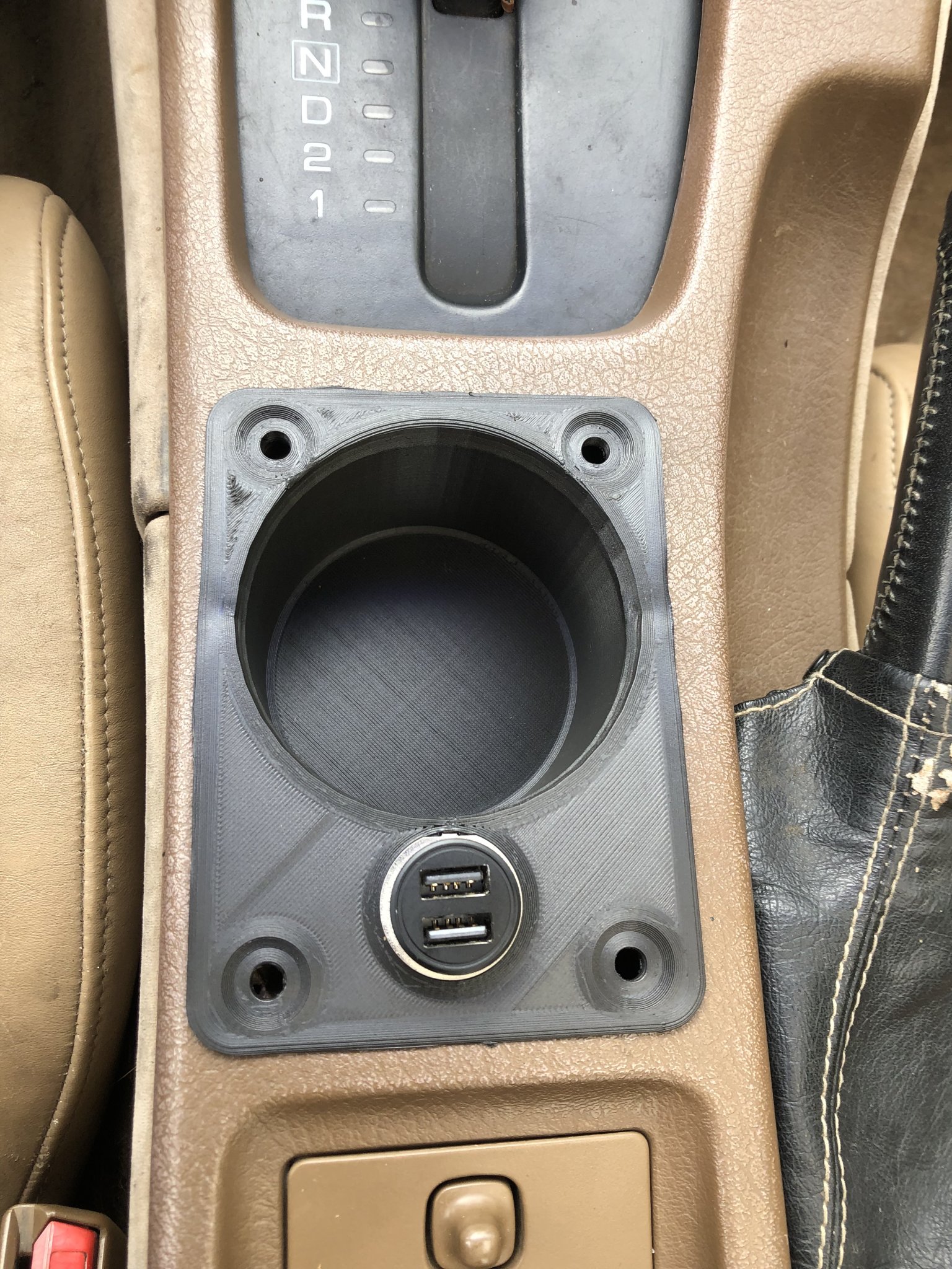 Giá đỡ cốc cho Nissan 300 ZX 1993