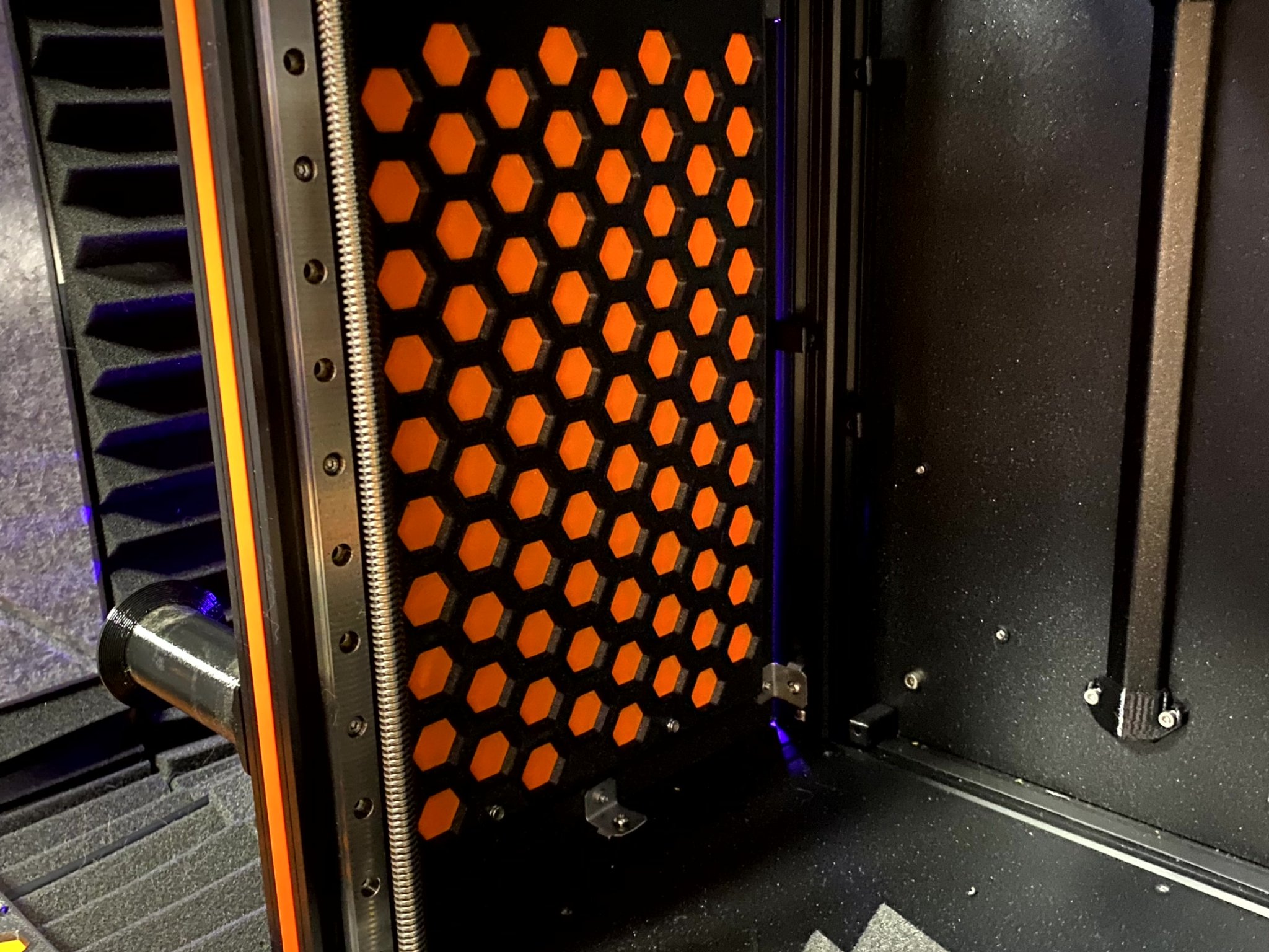 Bảng bên và tay cầm Prusa XL đang trong quá trình hoàn thiện