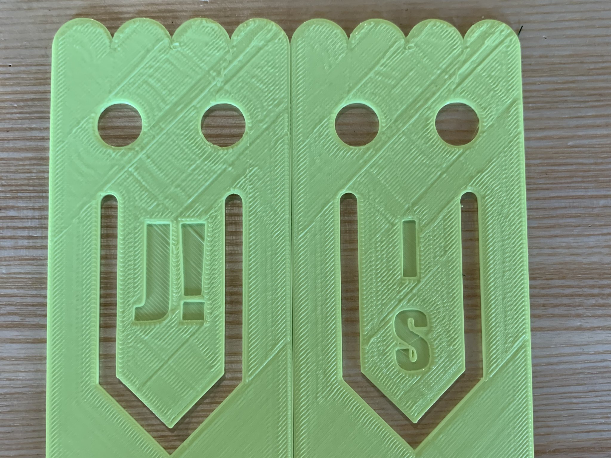 Kẹp giấy ma quái thiết kế nhẹ nhàng cho văn phòng