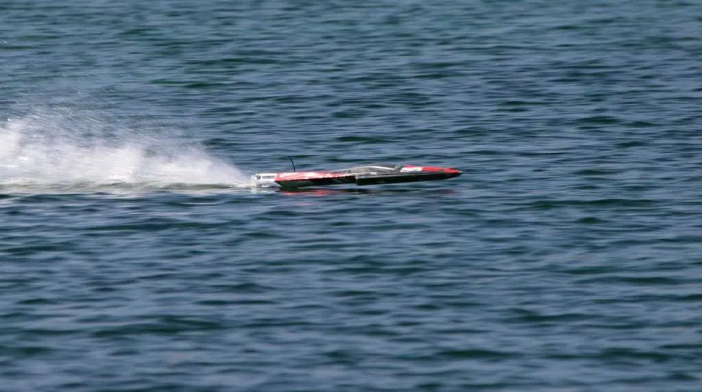 Thuyền RC Mono SAW thẳng tốc độ cao