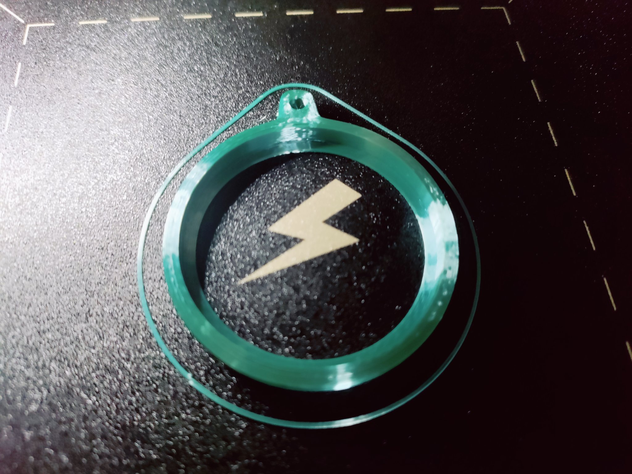 Móc khóa hình lithophane với hình ảnh của người thân và bạn bè