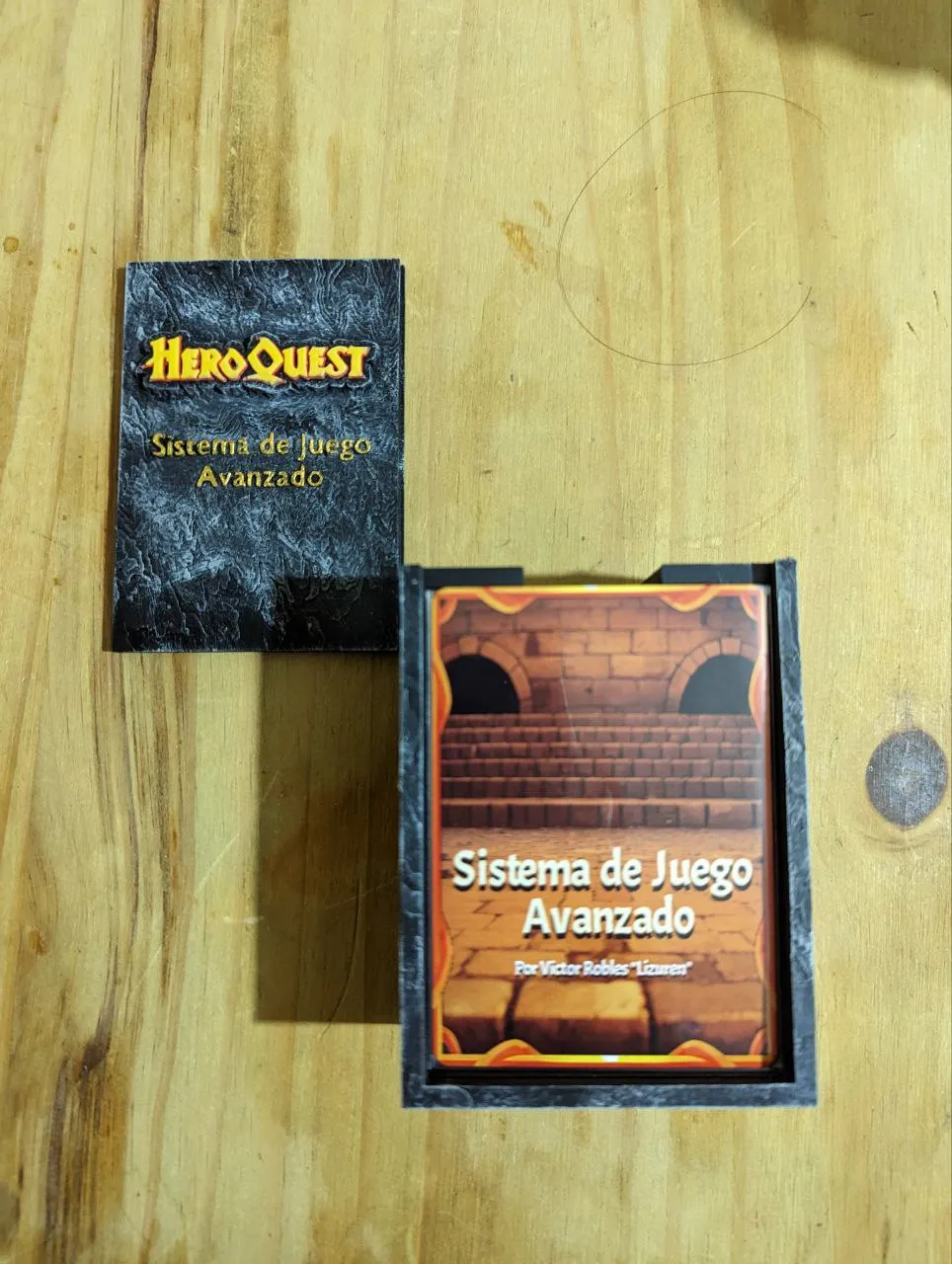 Hộp đựng thẻ HeroQuest cho hệ thống Quest nâng cao