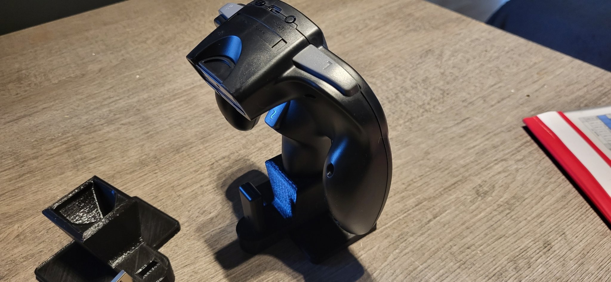 Giá đỡ tay cầm N64 với giá đỡ USB