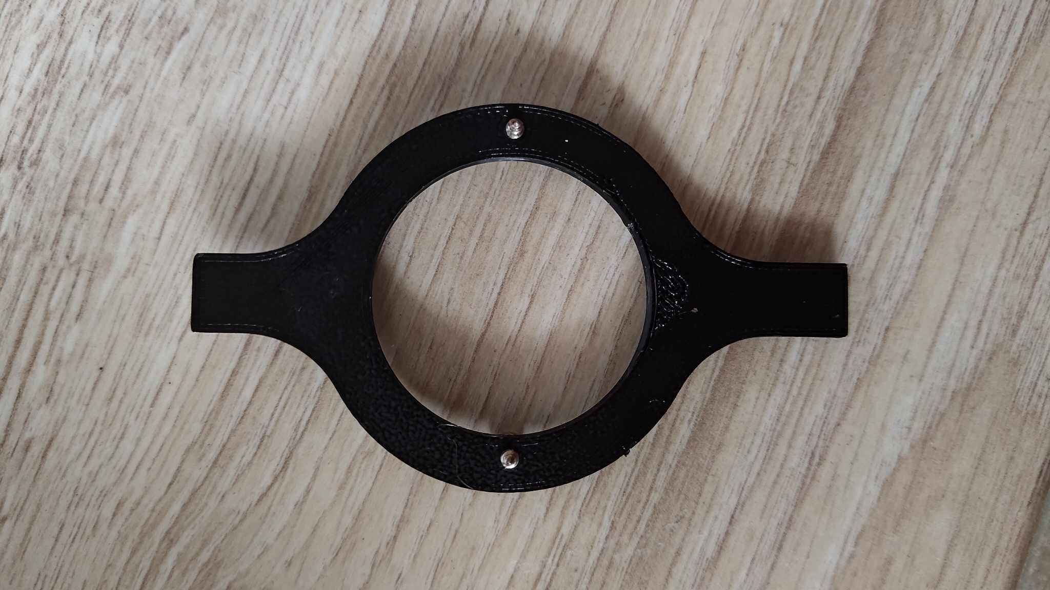 Công cụ đơn giản để tháo ống nhìn ban đêm từ kính tiềm v...