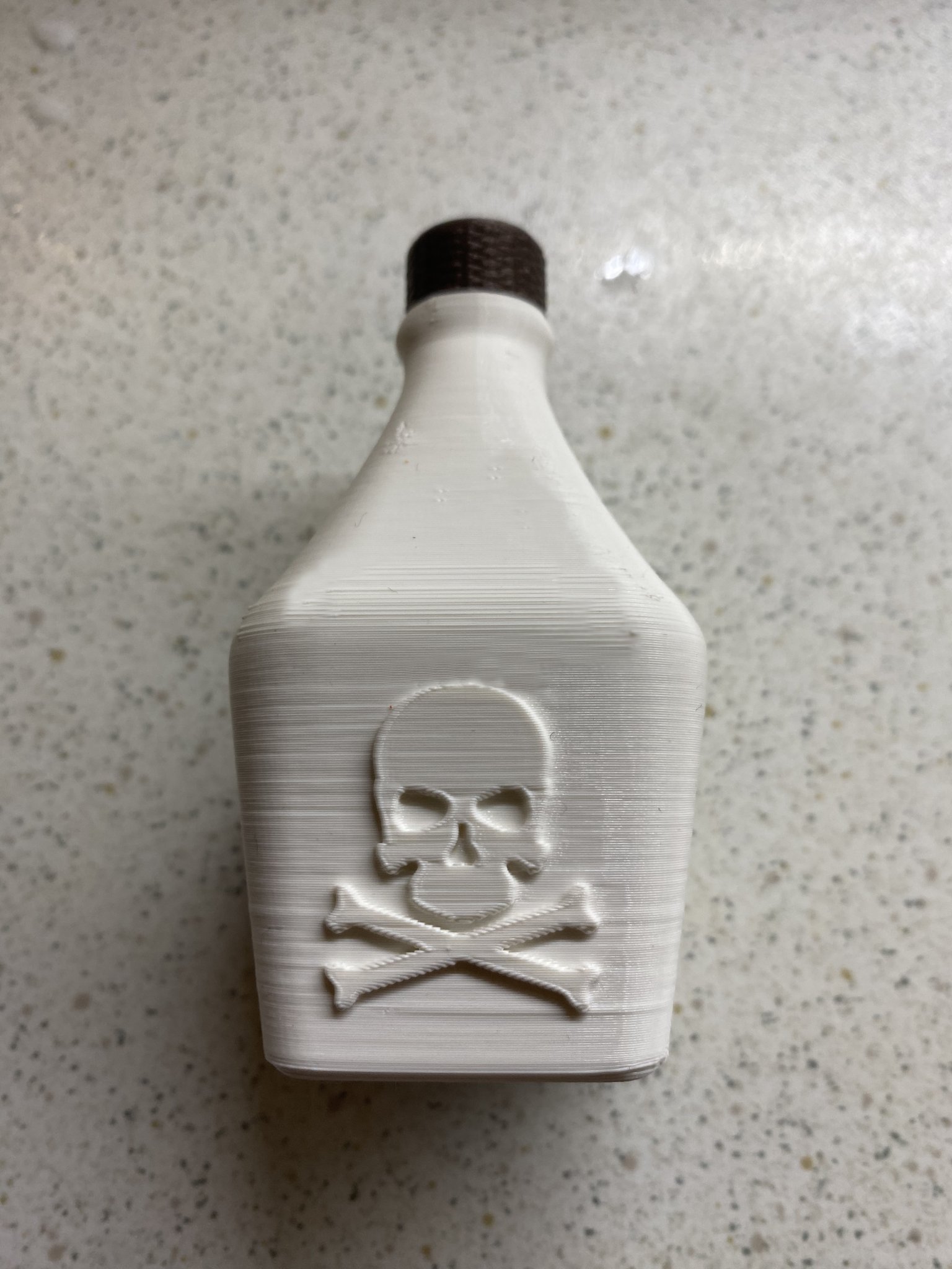 Bình độc dược nhỏ có nắp đậy