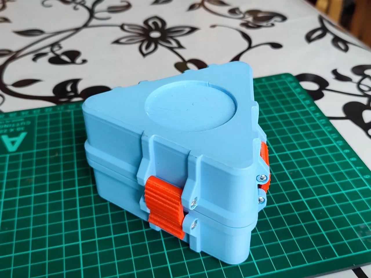 Nắp hộp Onigiri với chỗ để chèn linh hoạt