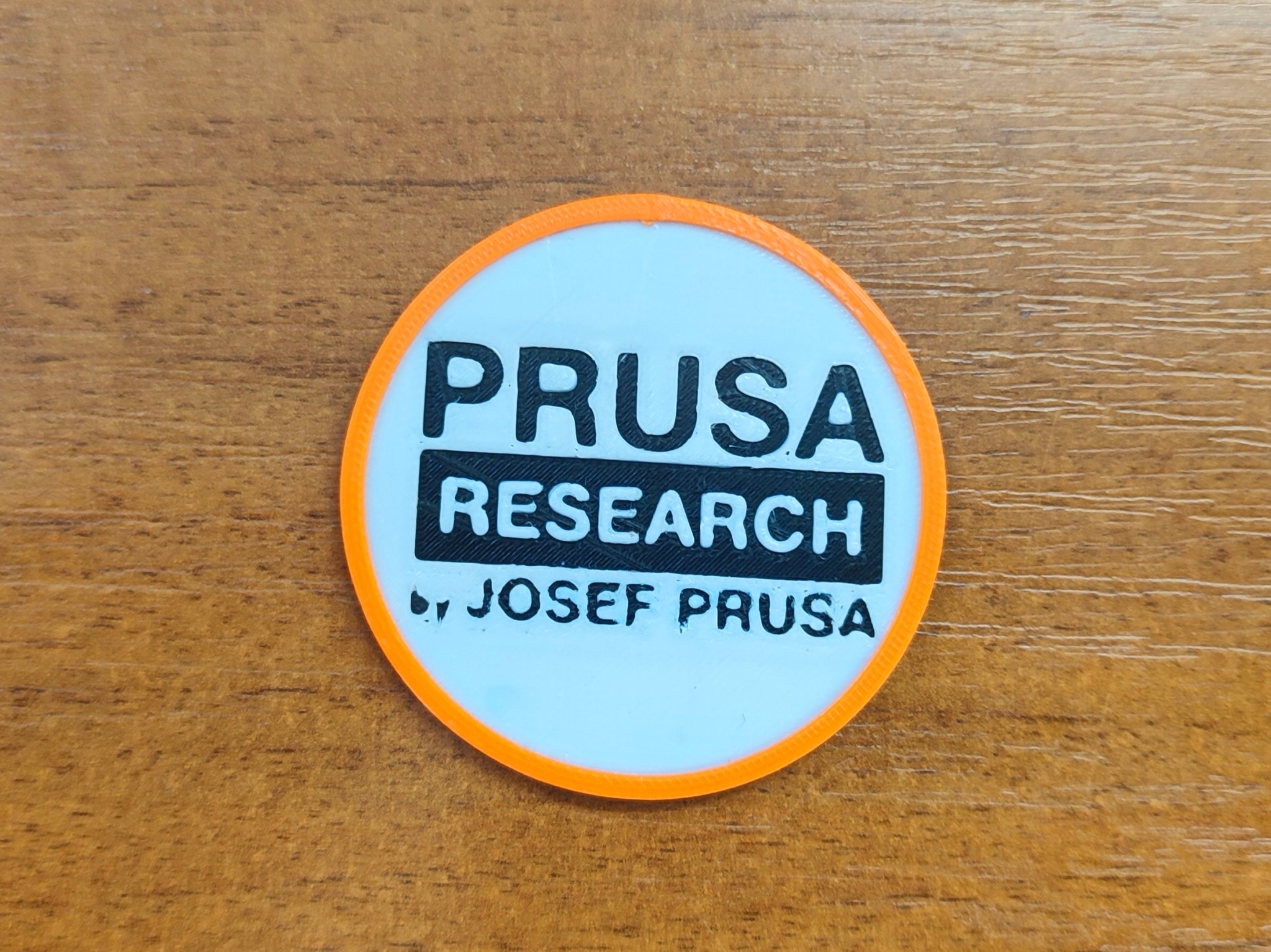 Bộ token Prusa với thiết kế tinh tế màu cam, đen và trắng