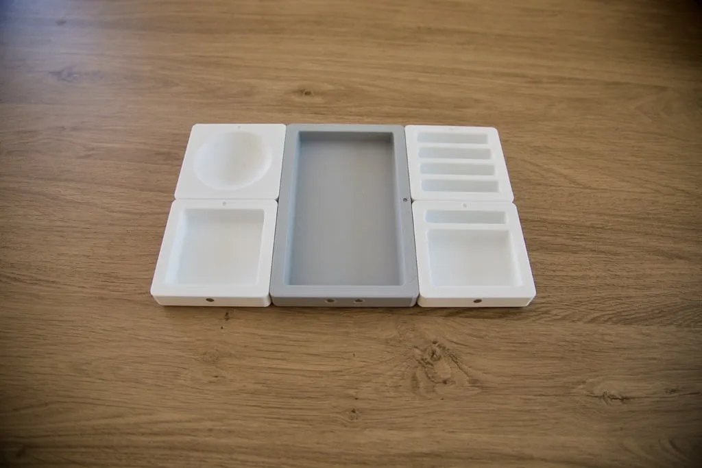 Hệ thống gạch mô-đun tổ chức token trò chơi bàn