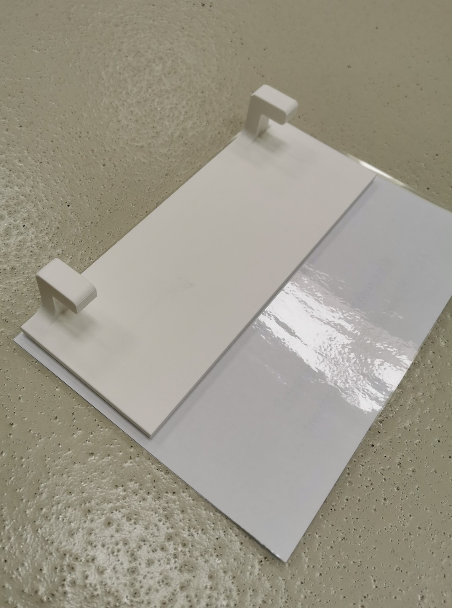 Giá đỡ nhãn cho thùng E2 và E3