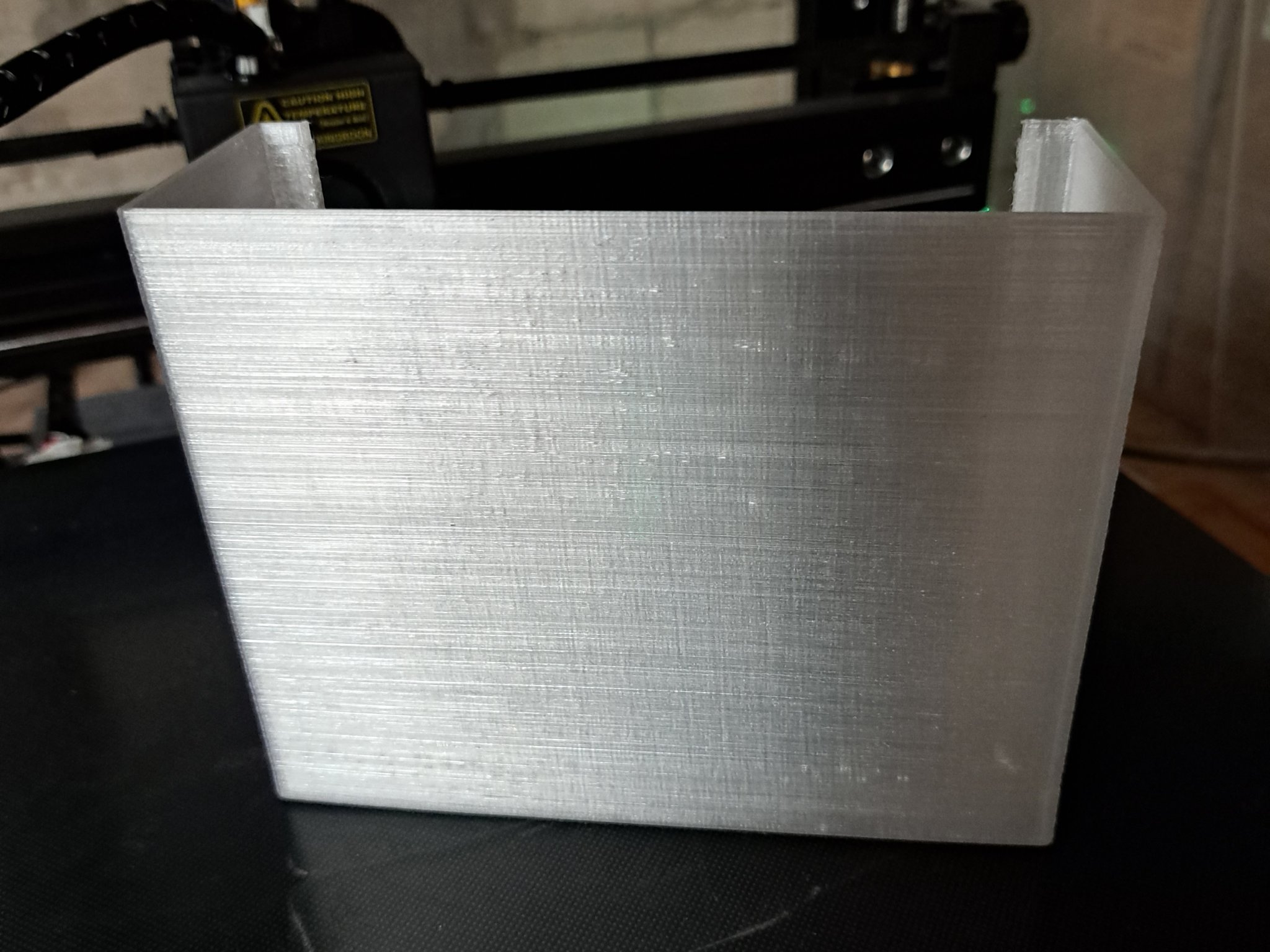 Thay thế giá đỡ cửa cho xe caravan Südwind Knaus