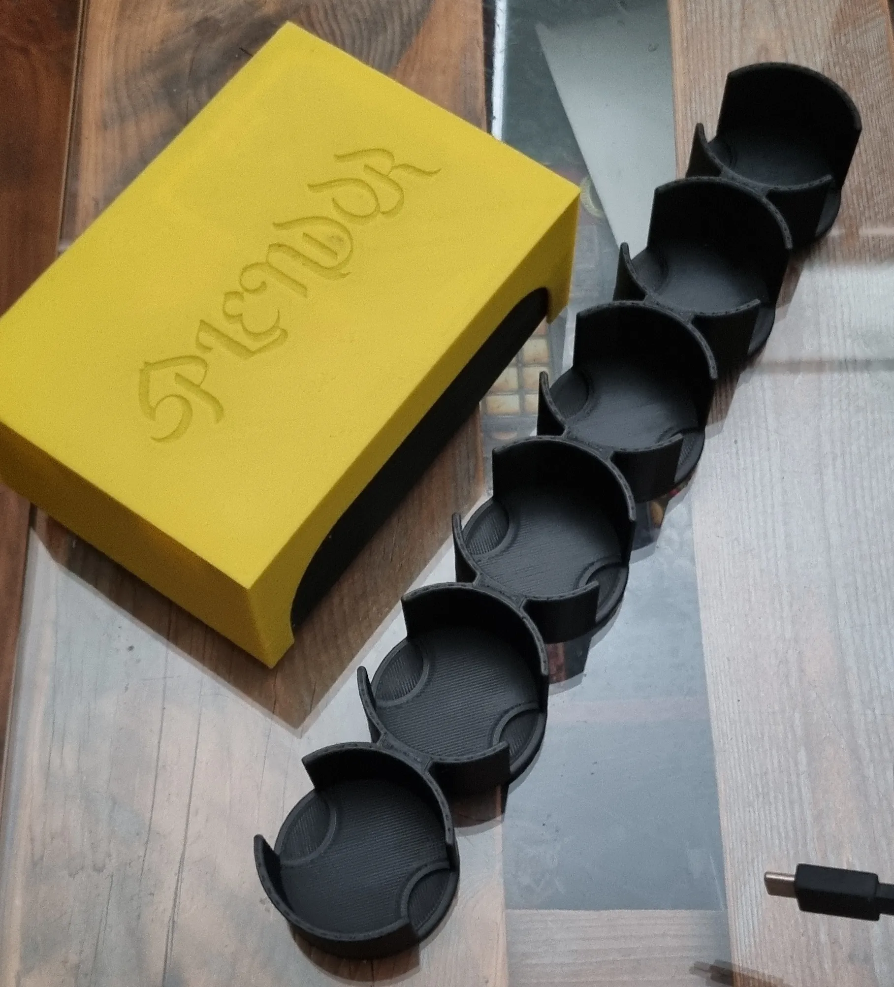 Giá đỡ token cho trò chơi Splendor