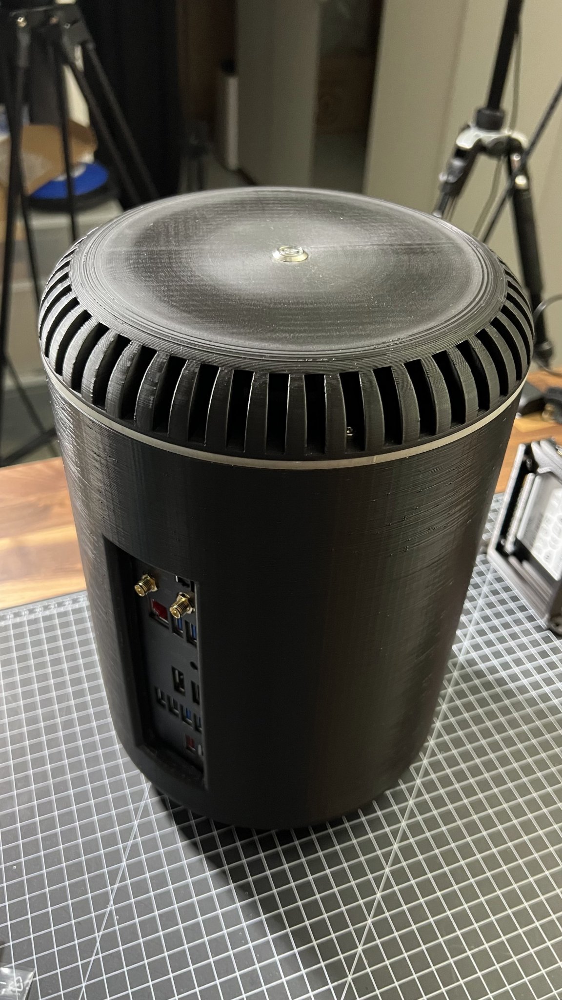 Vỏ máy tính Mini-ITX SOPTUNNA in 3D hoàn toàn bởi Crosslink