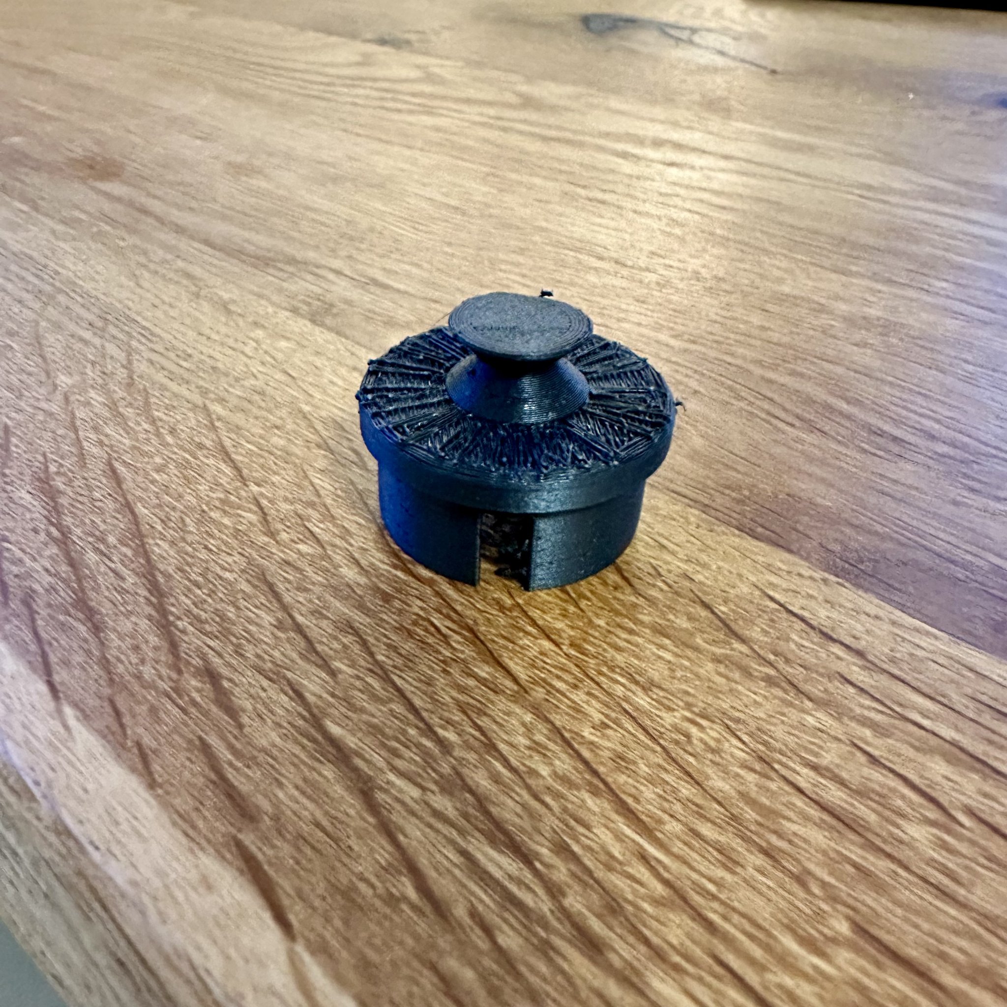 Bộ chuyển đổi gắn Elgato Multi Mount cho cột 31mm