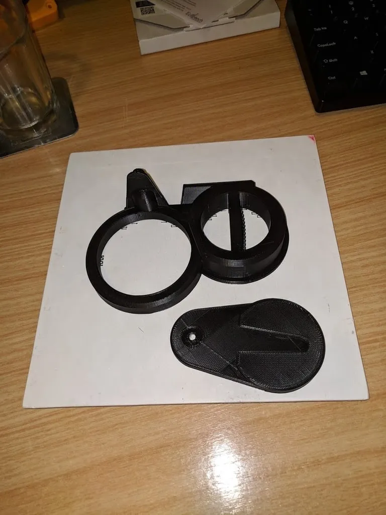 Giá treo máy sấy tóc V2 với thanh chéo cho máy duỗi tóc