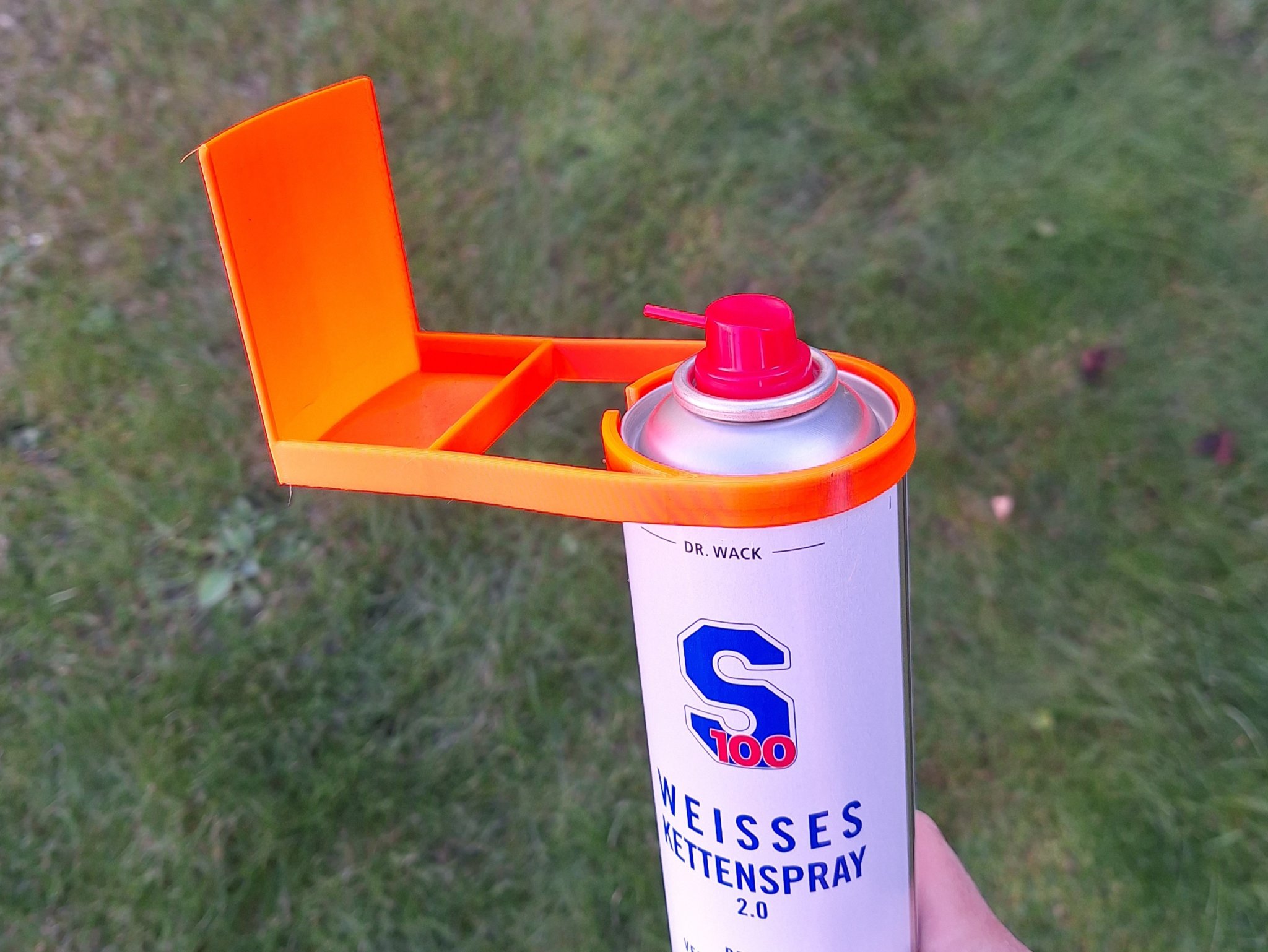 Bình xịt bảo vệ cho dầu bôi trơn xích xe máy