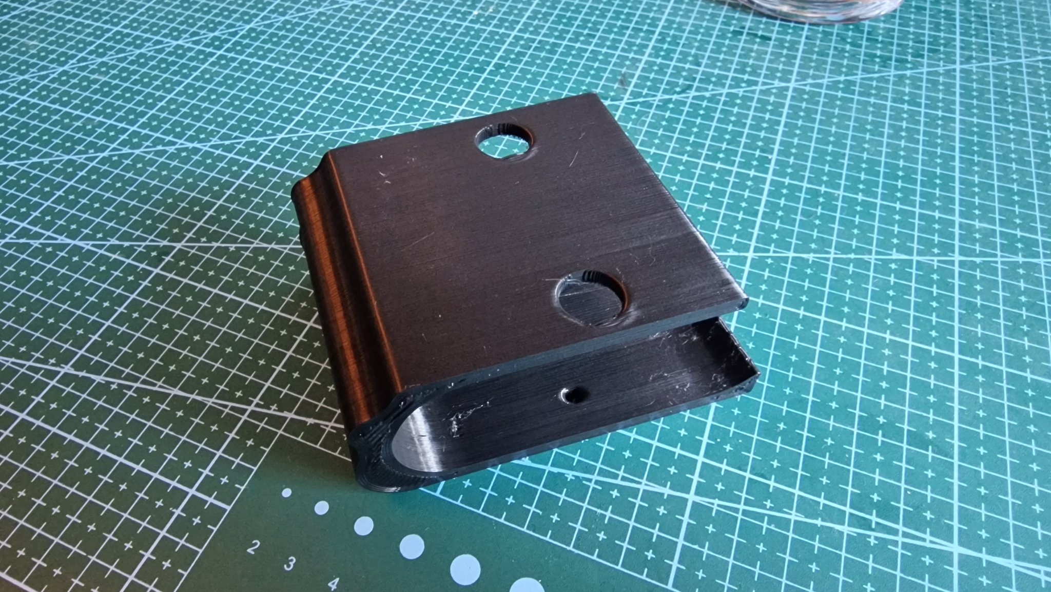 Giá đỡ dưới bàn cho GL-SFT1200 của GL iNet