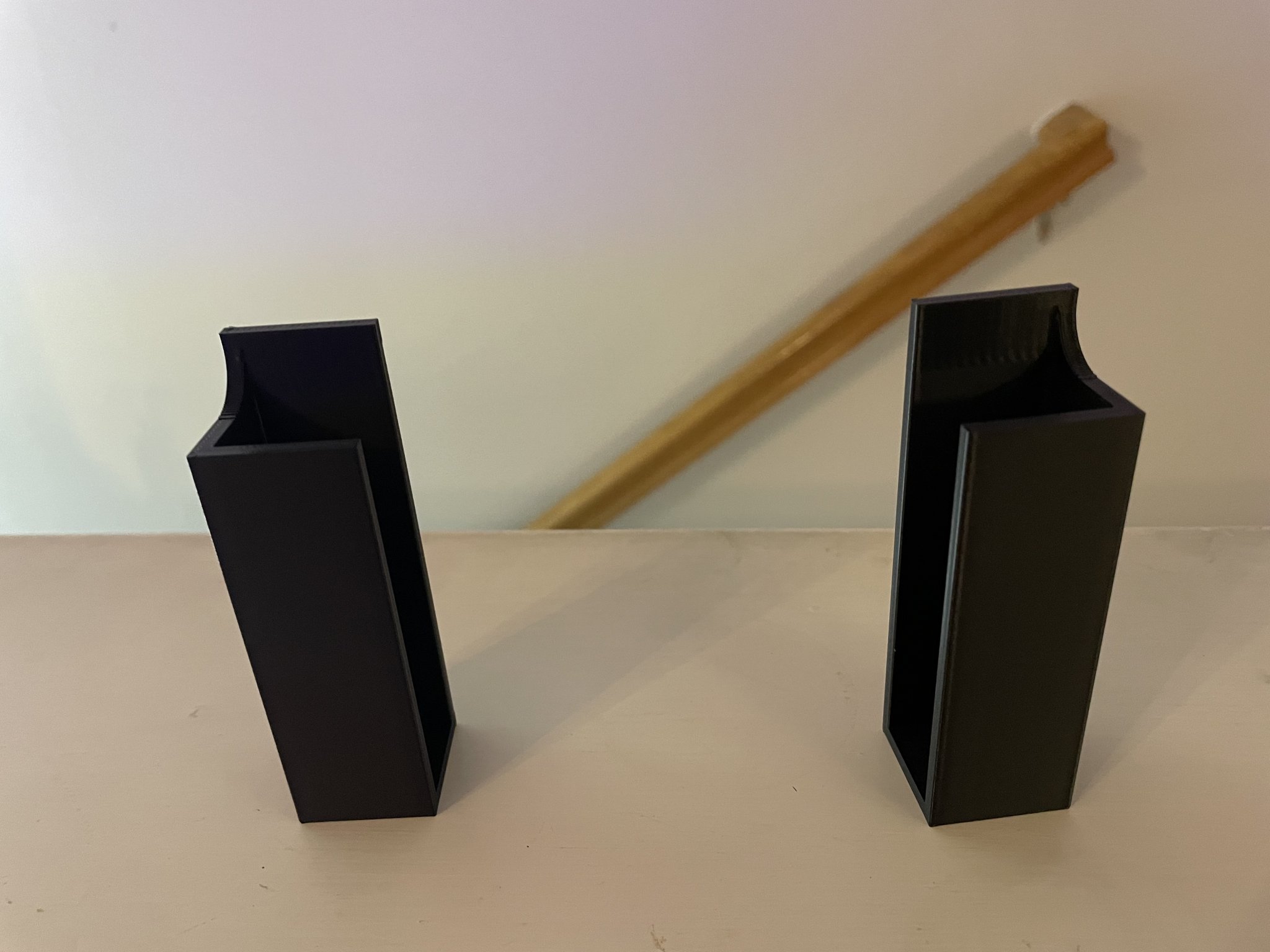 Giá đỡ iPad treo tường với nút Home và camera